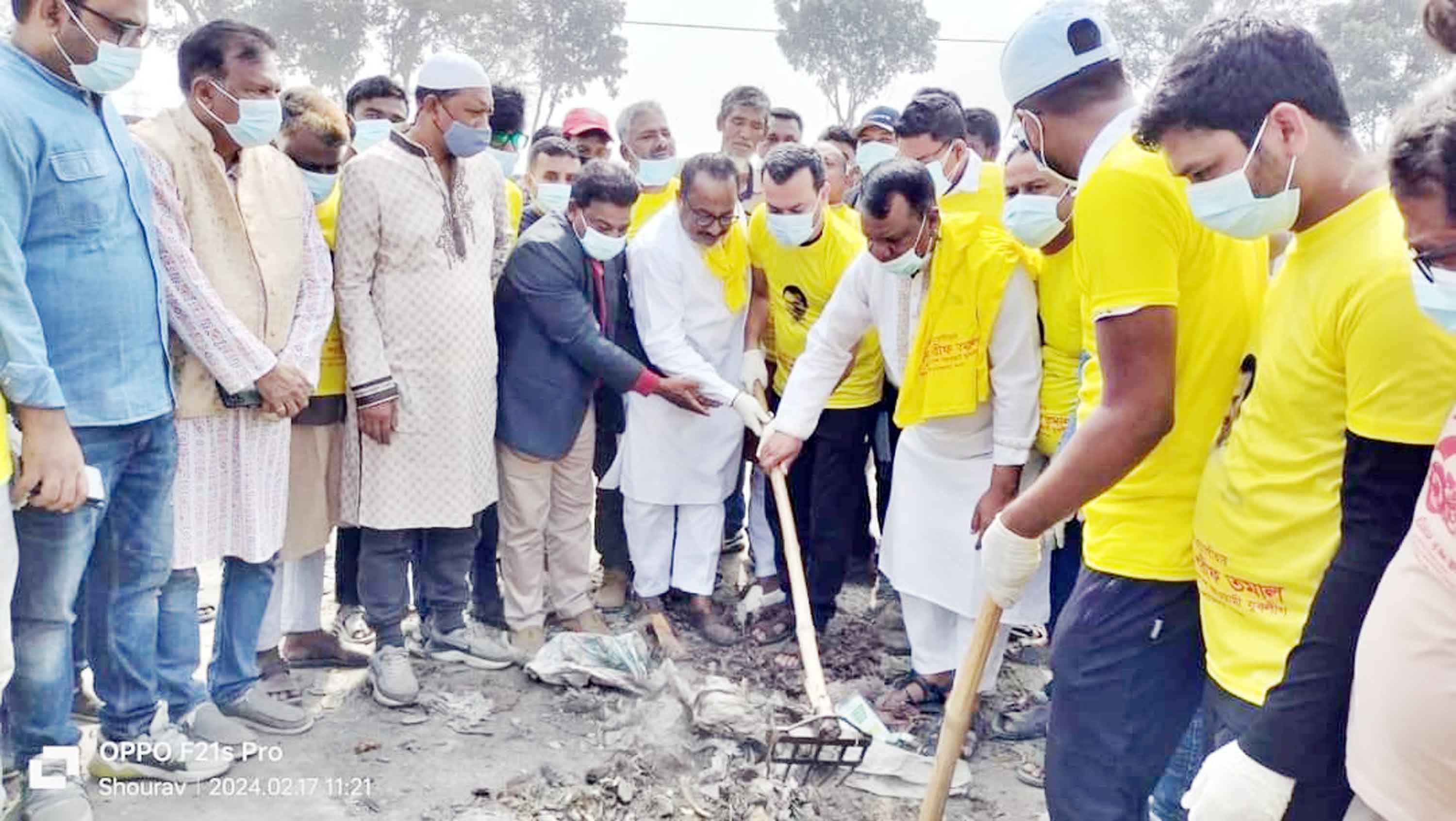 ঈশ্বরদী শহরকে পরিচ্ছন্ন করতে ভাগাড়ে এমপি গালিব