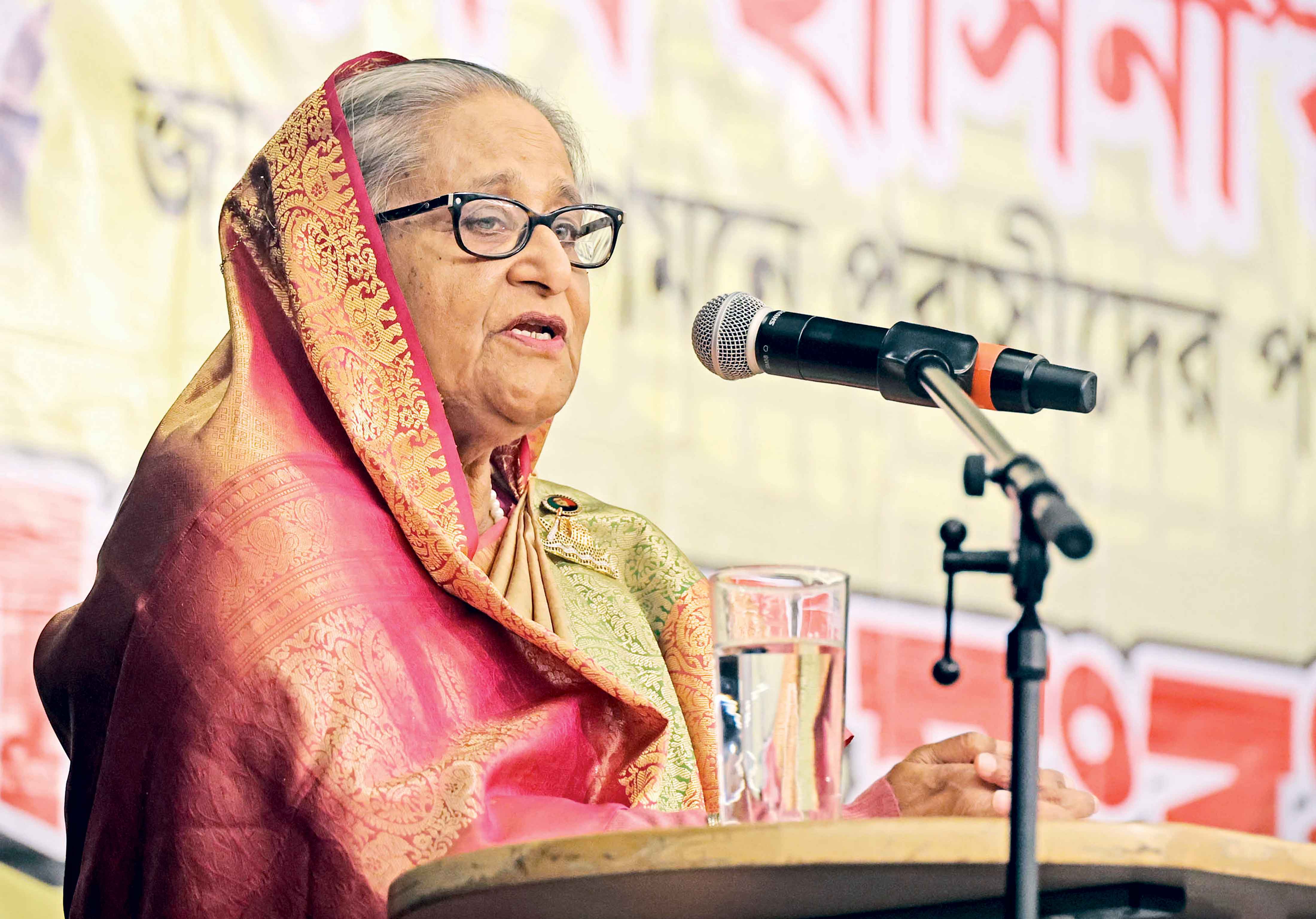 কেউ যেন দেশকে পেছনের দিকে ঠেলে দিতে না পারে