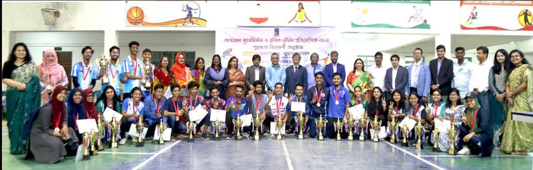 ঢাবিতে আন্তঃহল ব্যাডমিন্টন ও টেবিল টেনিস প্রতিযোগিতার পুরস্কার বিতরণ