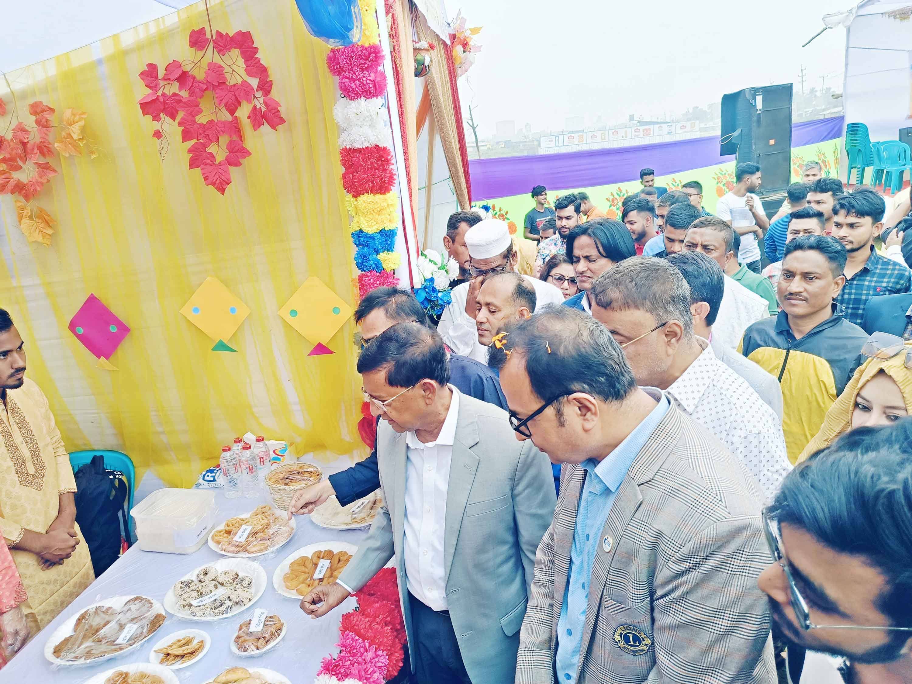 রূপগঞ্জে পিঠা উৎসবের আয়োজন