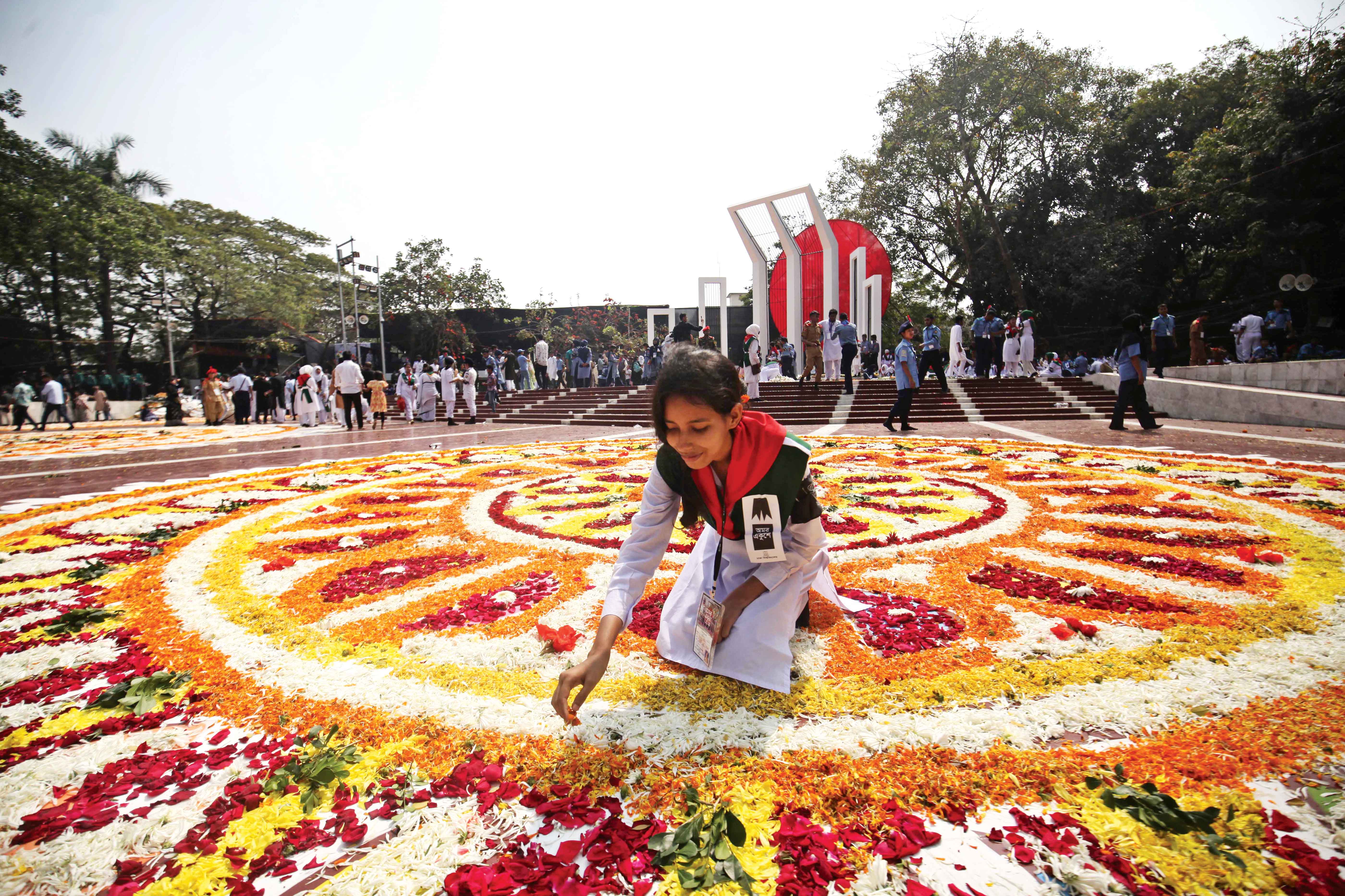শোকের মিনারে গৌরবের গান