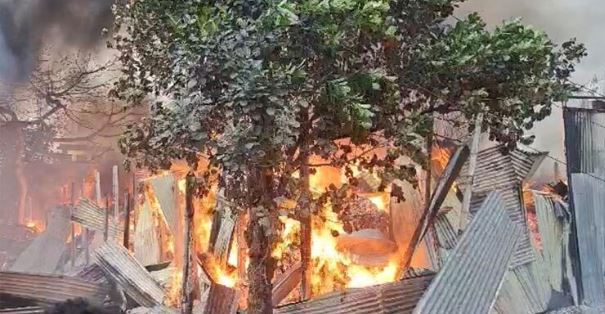 গাজীপুরে ঝুটের গোডাউনে আগুন, নিয়ন্ত্রণে ৫ ইউনিট