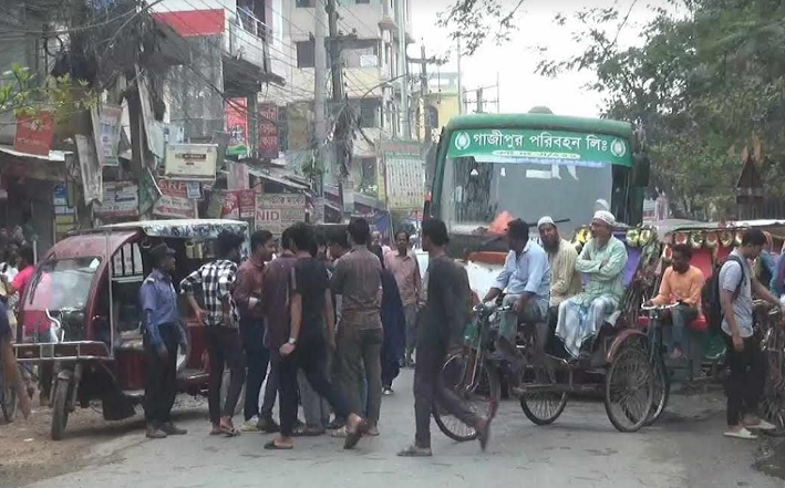 গাজীপুরে বাস চাপায় ছয় পরীক্ষার্থীসহ আহত ১০