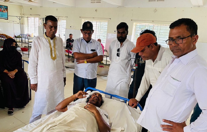 বেড়ায় আওয়ামী লীগের মিছিলে হামলা, গুলিবিদ্ধসহ আহত-২০