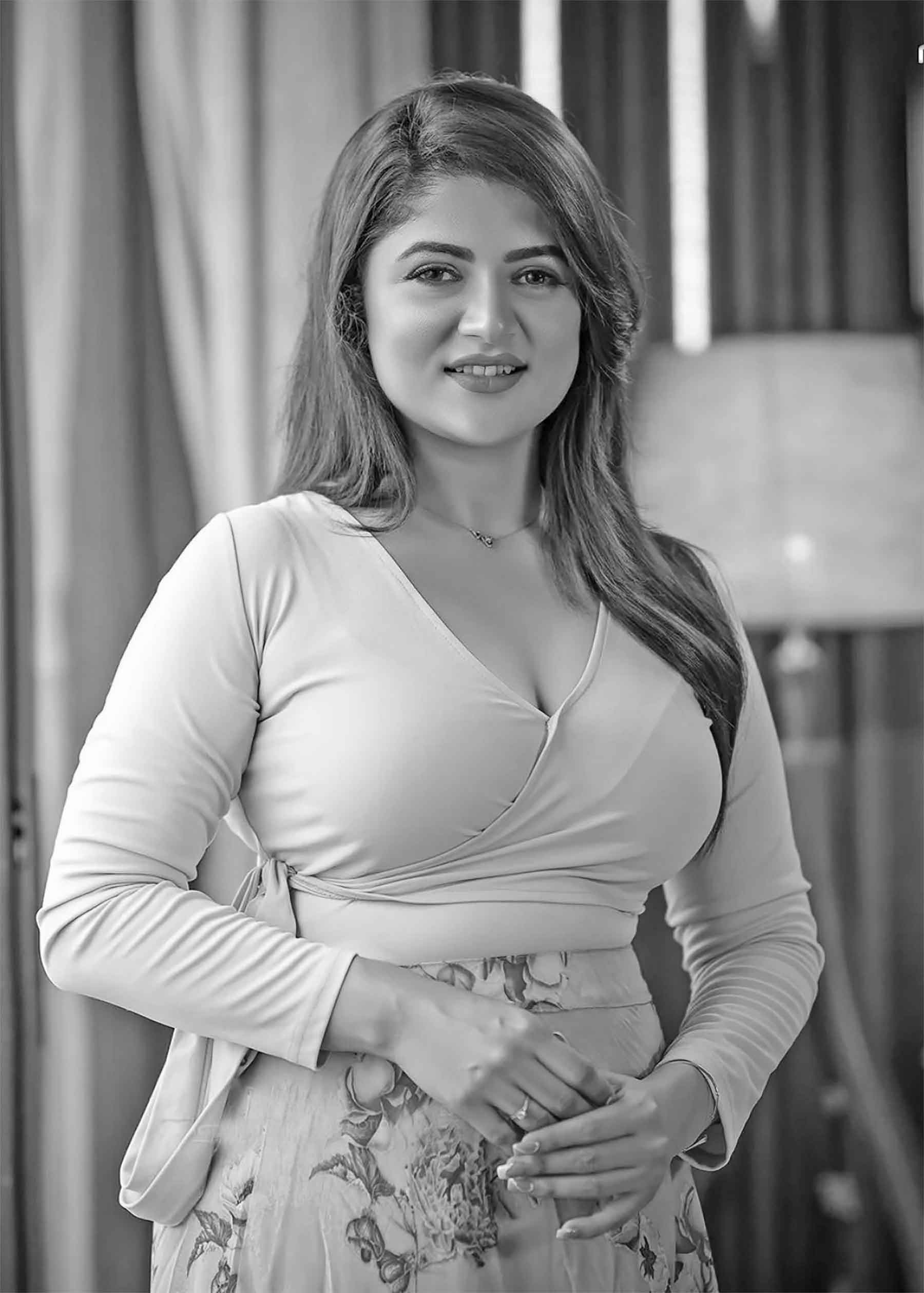 শ্রাবন্তীর 'সাদা রঙের পৃথিবী'