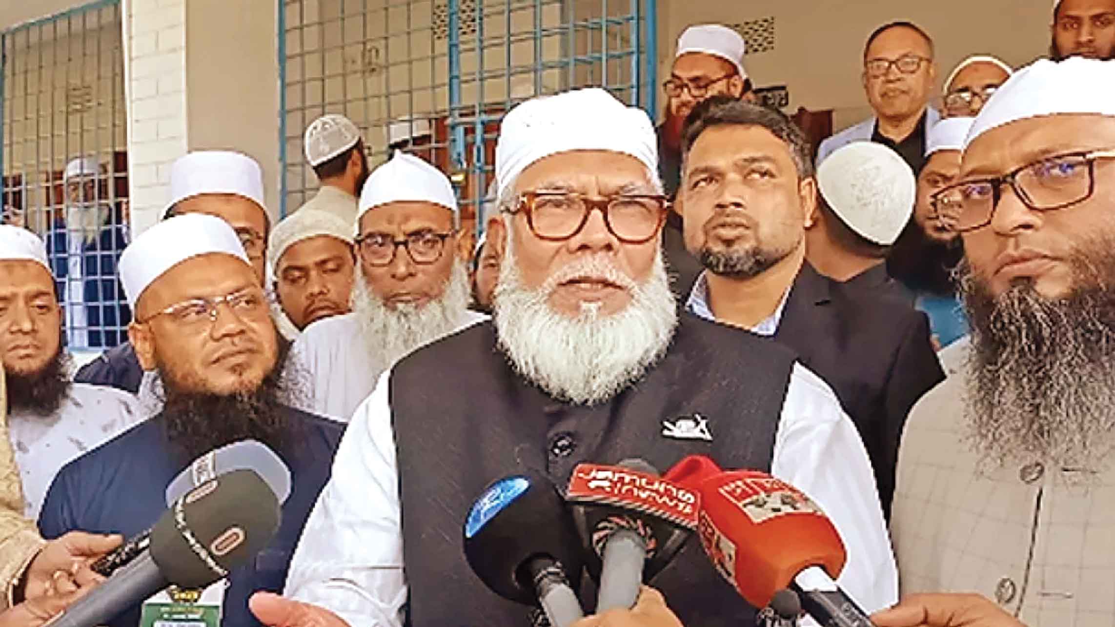 রোজায় নিত্যপণ্যের দাম বাড়ালে কঠোর ব্যবস্থা নেওয়া হবে