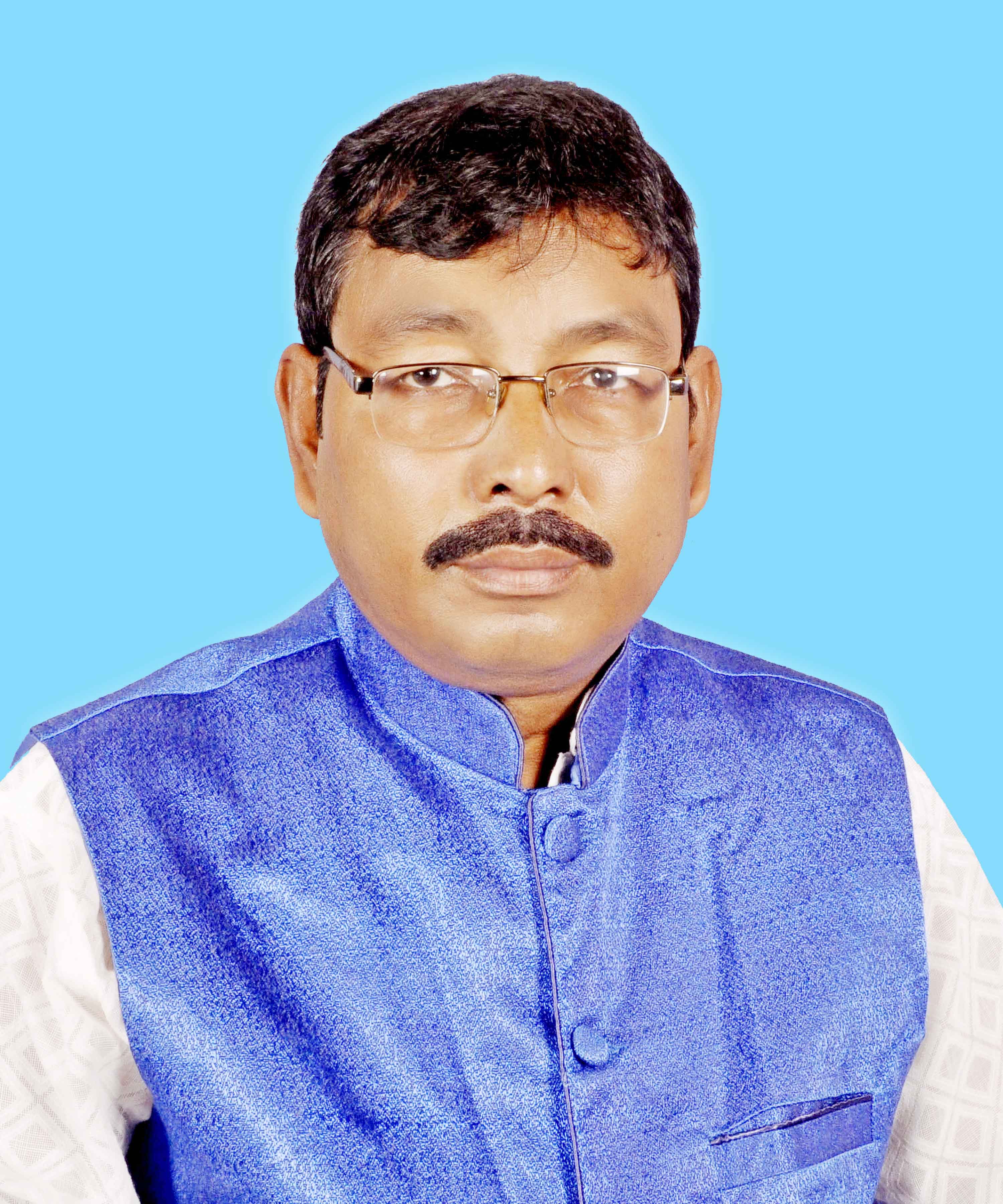 ধর্মপাশায় প্রচারণায় মাঠে নেমেছেন শামীম আহমেদ