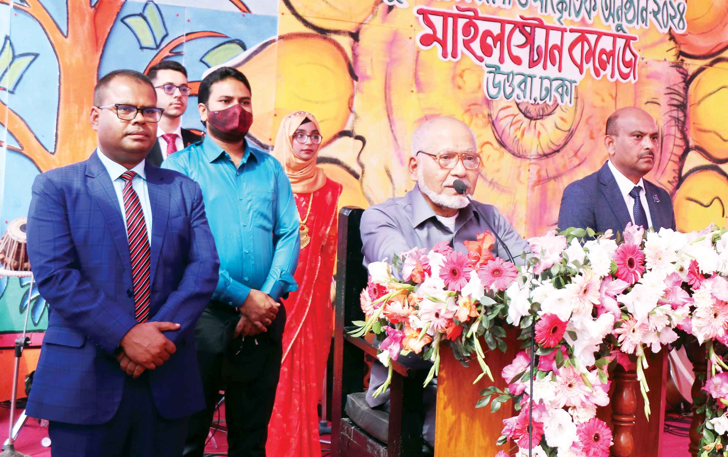 মাইলস্টোন কলেজে বর্ণাঢ্য আয়োজনে নবীনবরণ