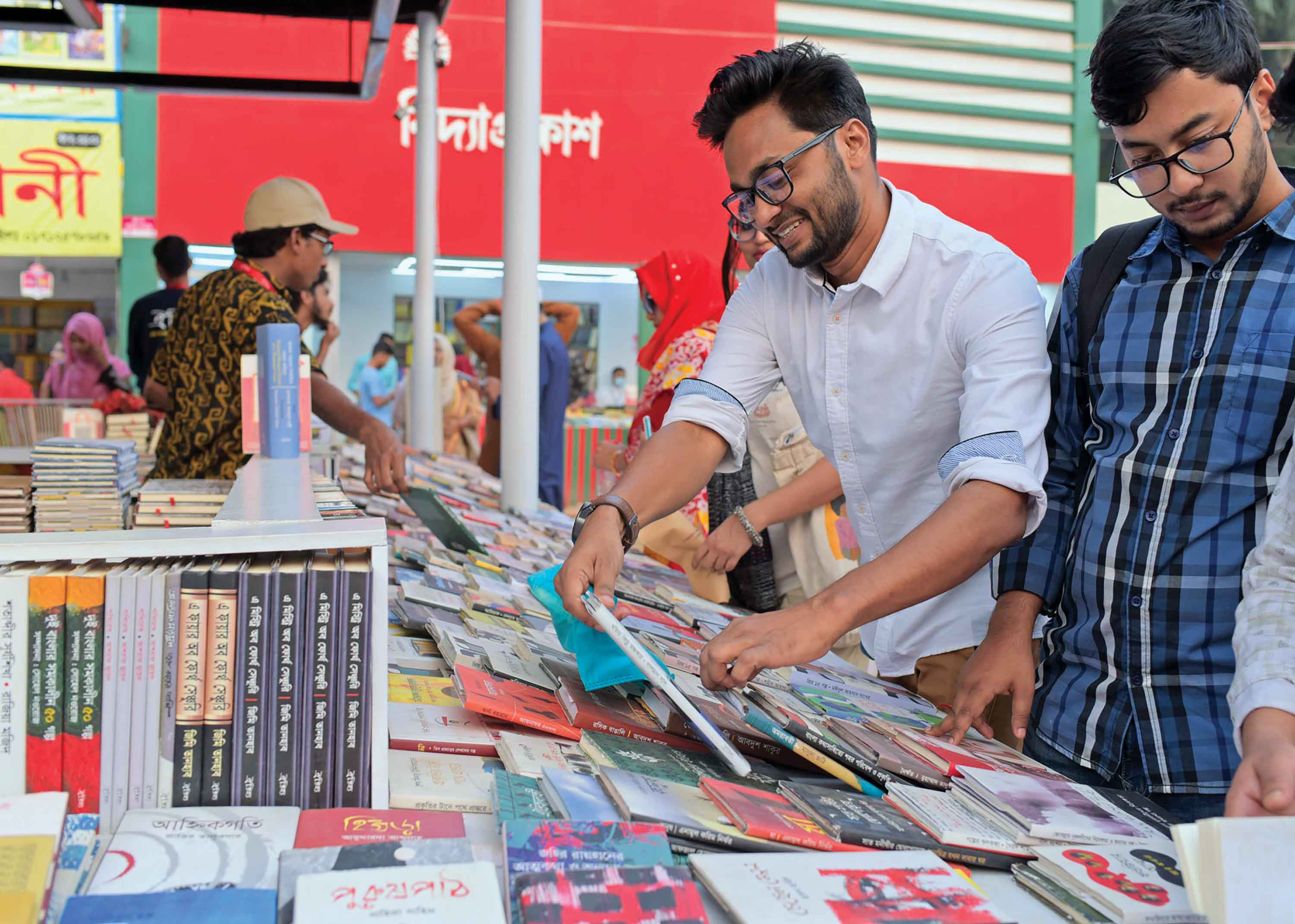 এক-তৃতীয়াংশ বই কবিতার