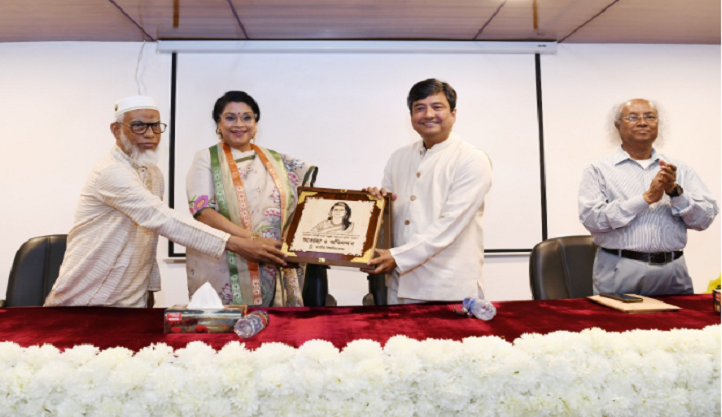 রেজওয়ানা চৌধুরী বন্যাকে সম্মাননা জানাল জাতীয় বিশ্ববিদ্যালয় 