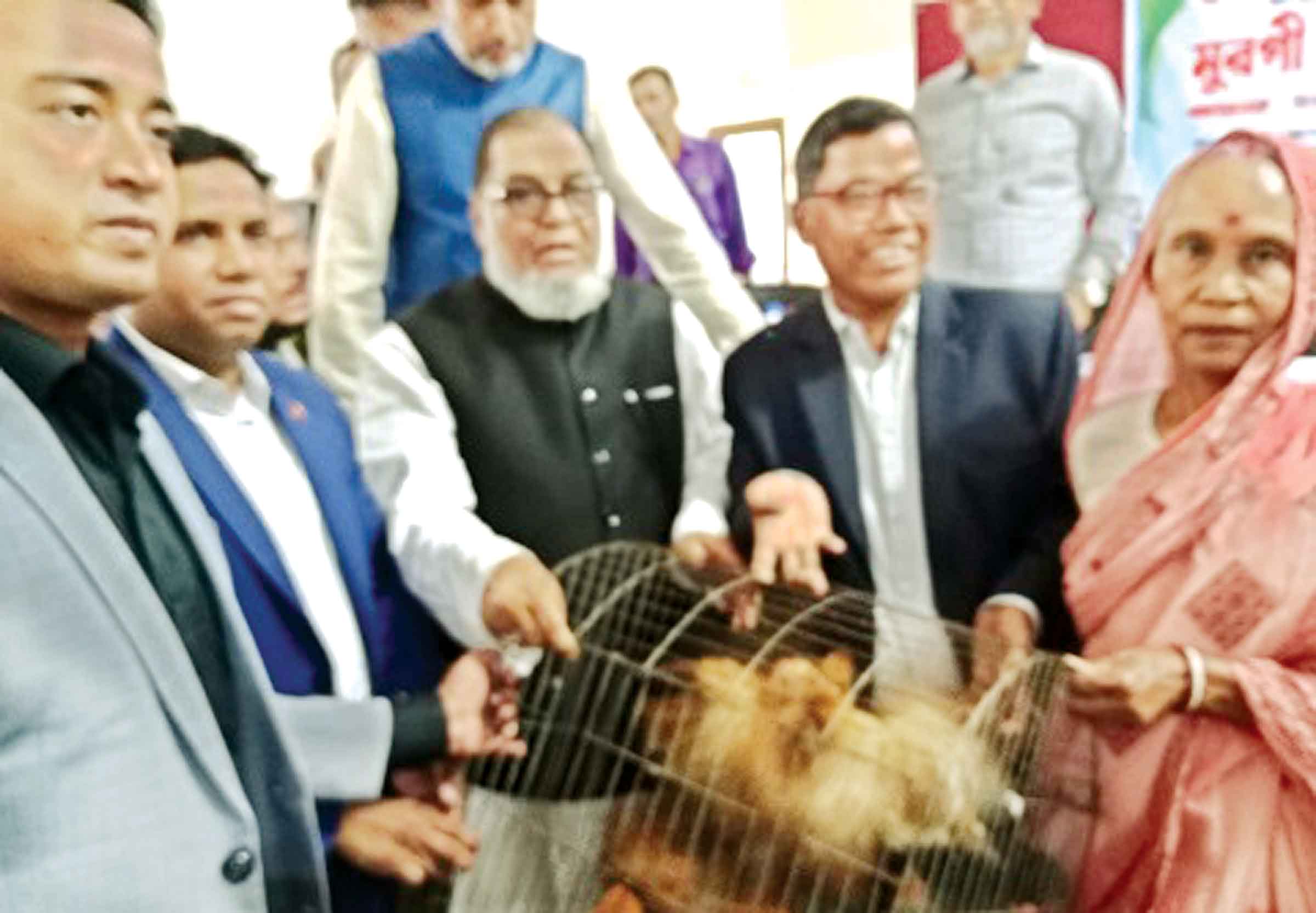 প্রধানমন্ত্রী ক্ষুদ্র নৃ-গোষ্ঠীর জীবন মানোন্নয়নে কাজ করে যাচ্ছেন 	- মুক্তিযুদ্ধমন্ত্রী