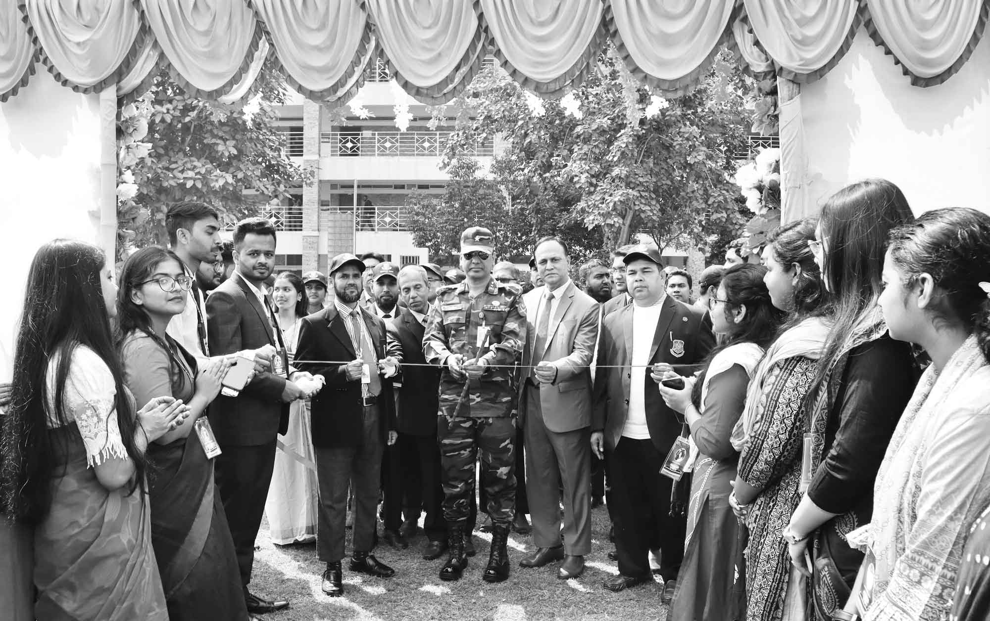বাউয়েট ক্যাম্পাসে দিনব্যাপী জব ফেয়ার অুনষ্ঠিত