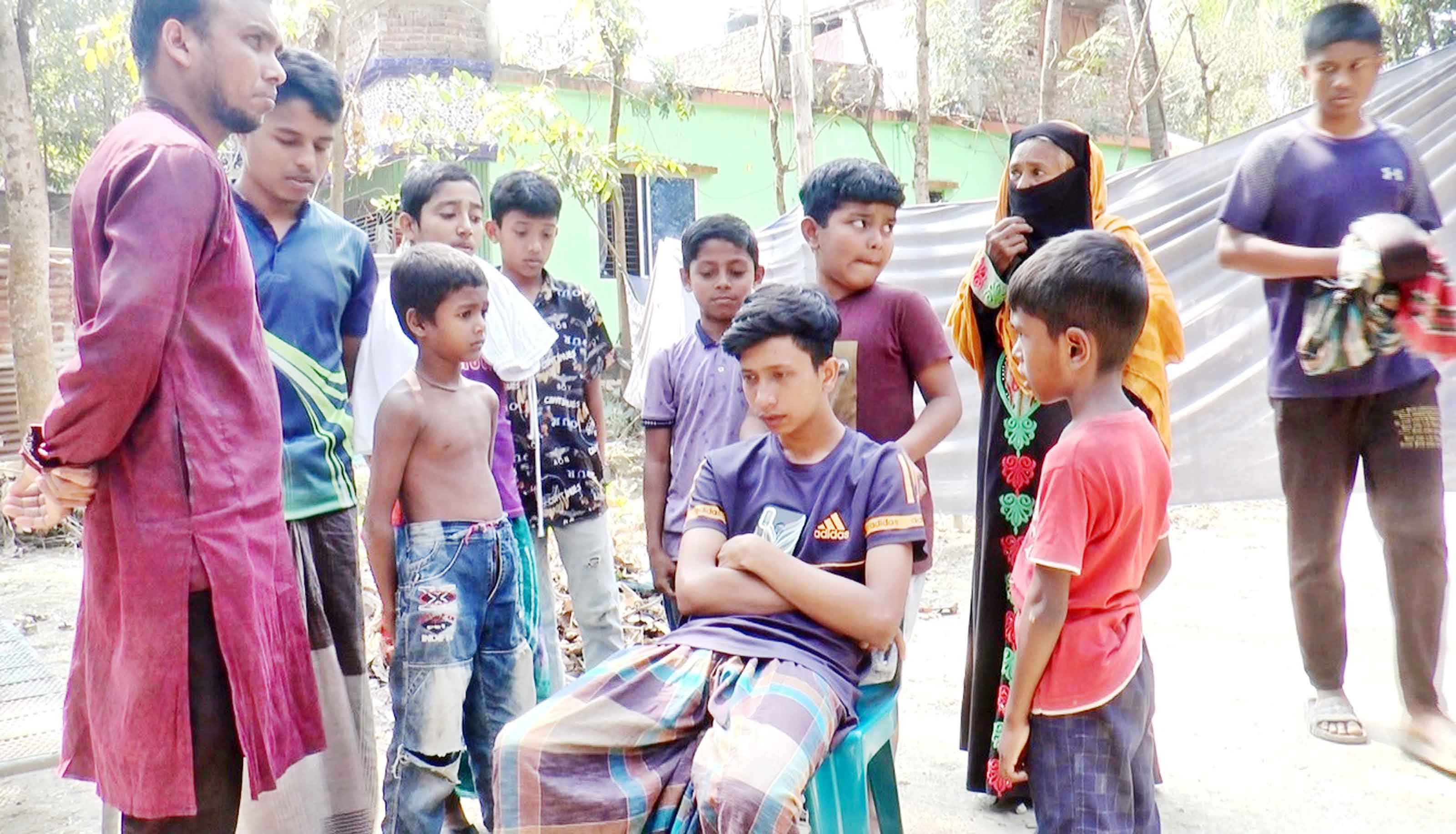 জিহাদের মৃতু্যতে গ্রামের বাড়ি কালকিনিতে শোকের মাতম
