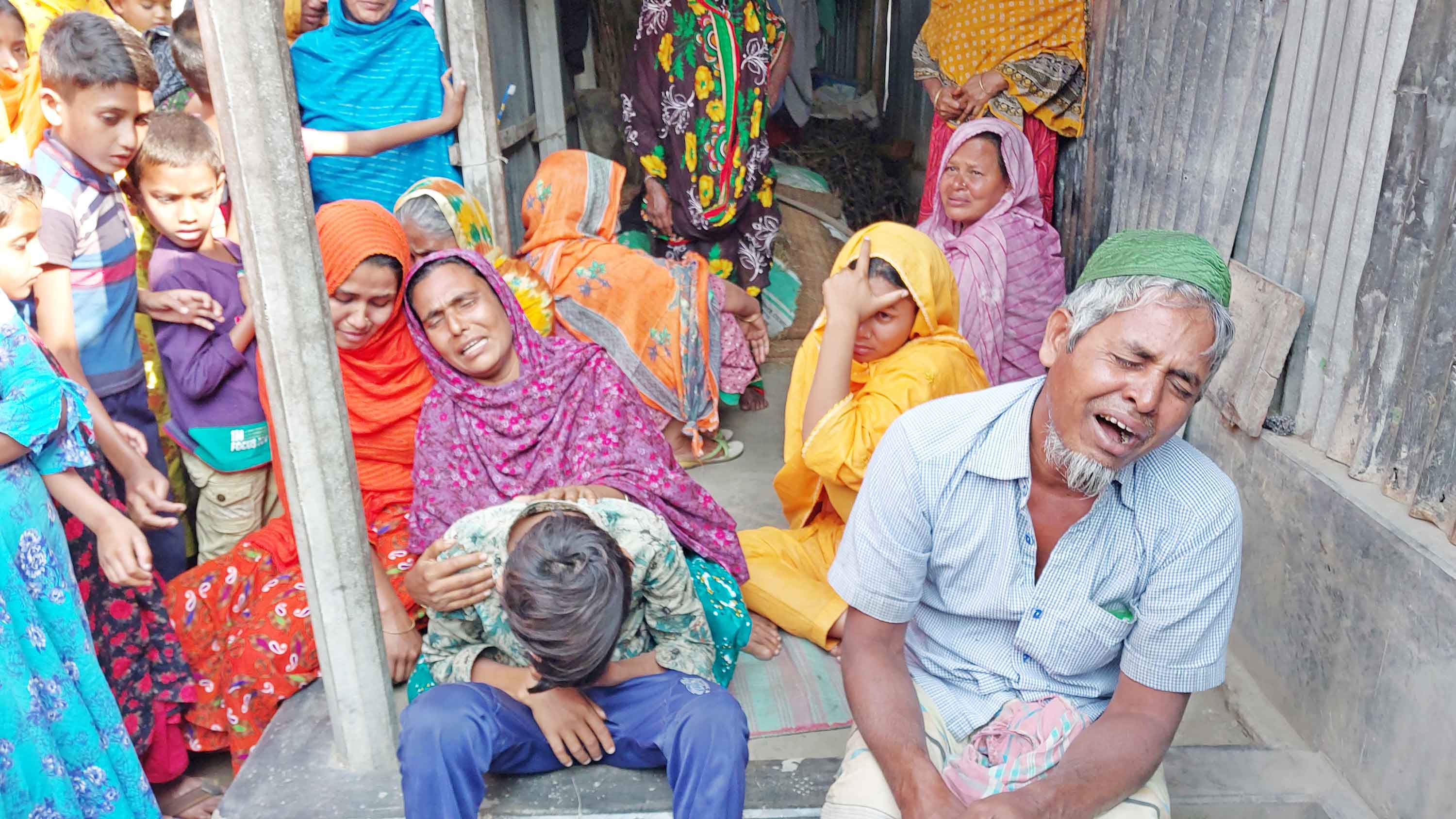 সবাইকে শোকের সাগরে ভাসিয়ে না ফেরার দেশে সাগর