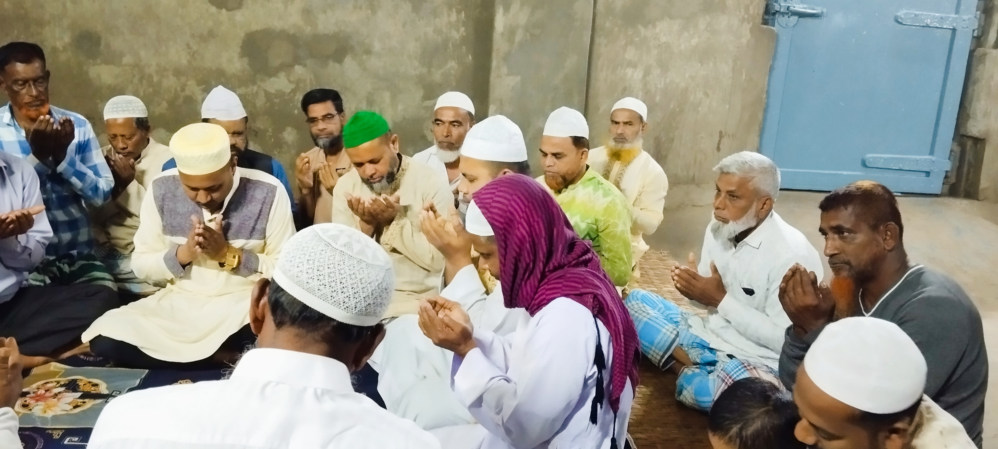 টঙ্গিবাড়ী সিদ্বেশরী কোল্ড স্টোরেজে মিলাদ মাহফিল অনুষ্ঠিত 