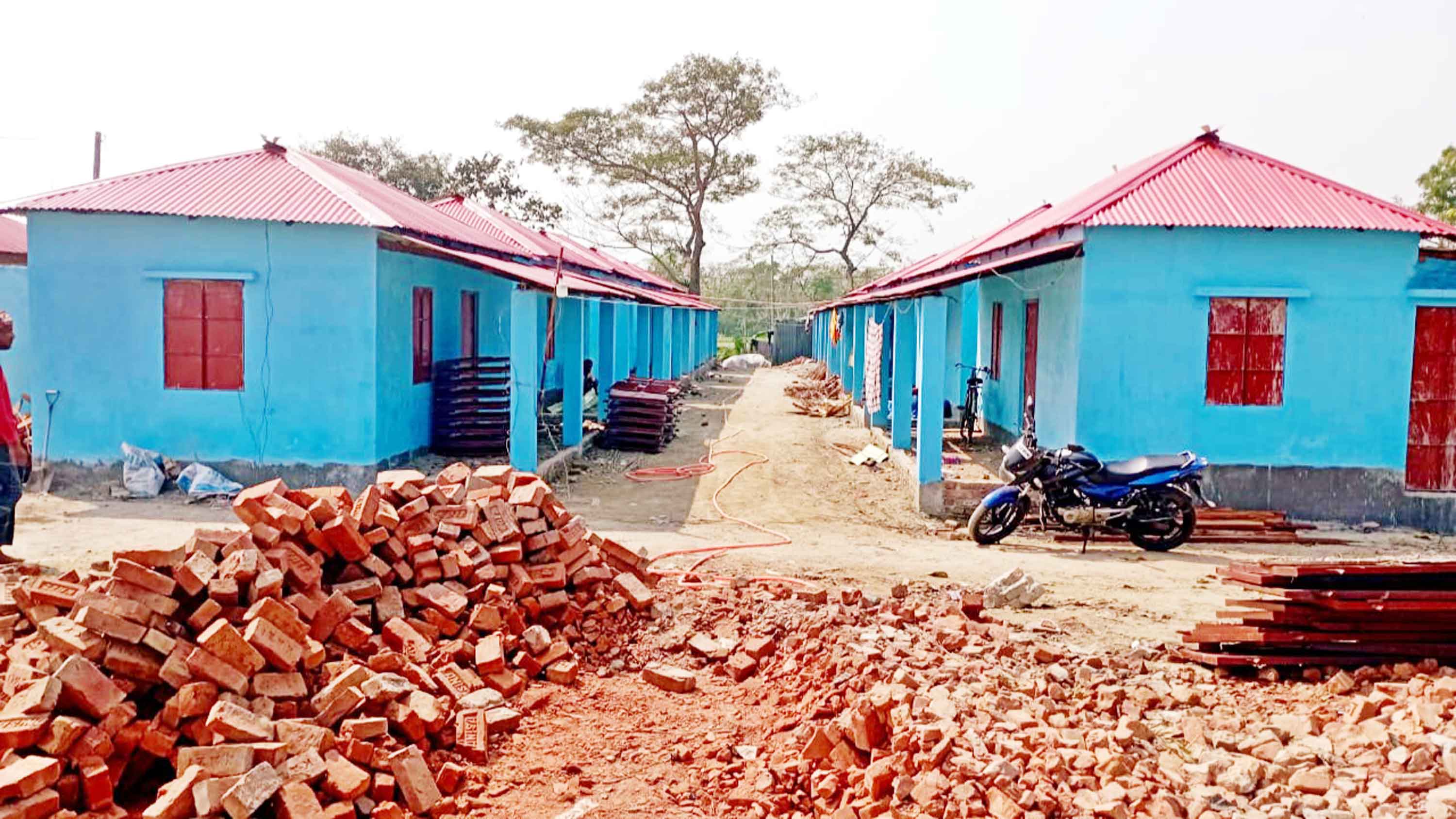 চরফ্যাশনে আশ্রিত জীবনে ফুটছে আশার আলো