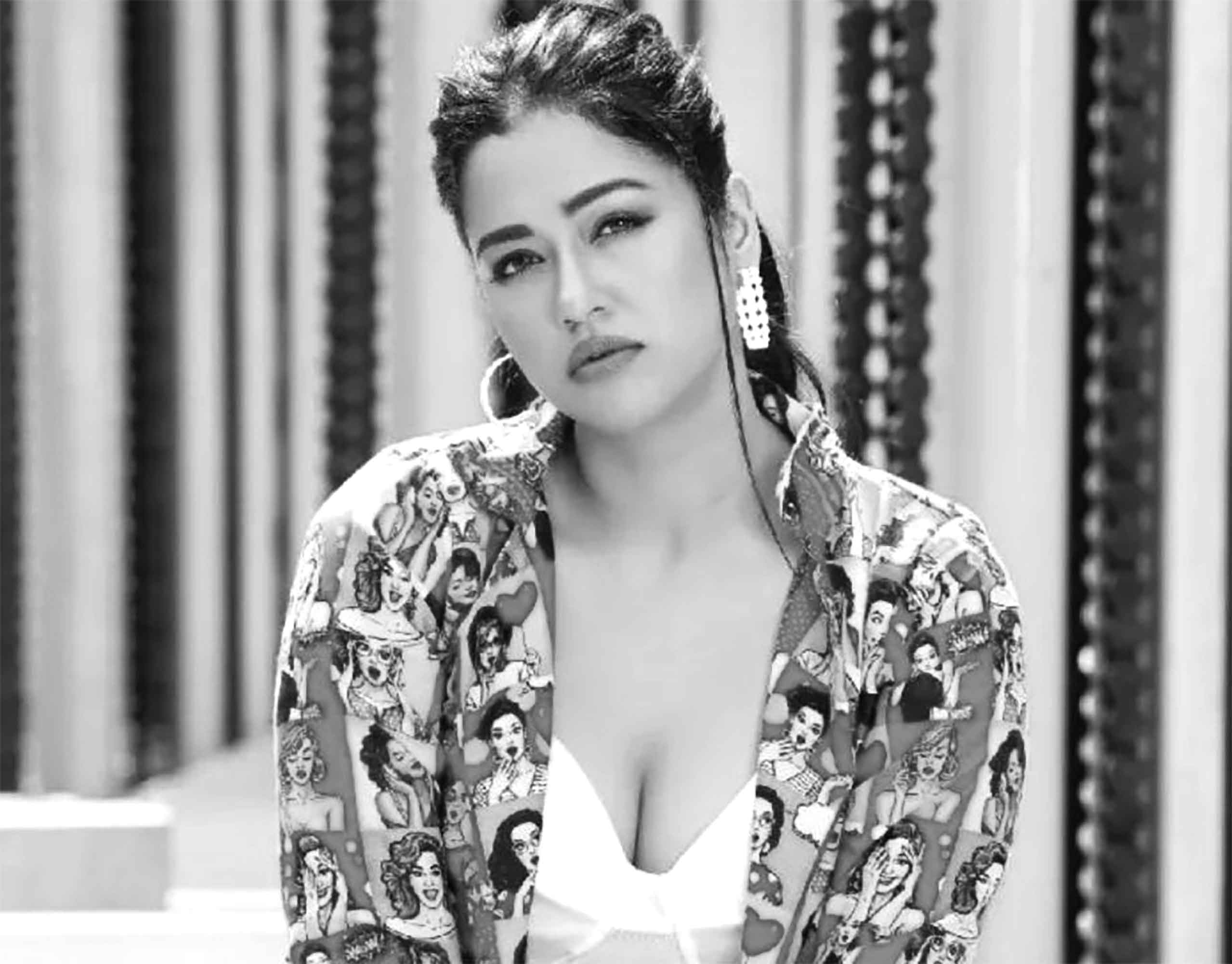 ৬ বছরের ছোট গায়কের সঙ্গে বাগদান সোহিনীর!