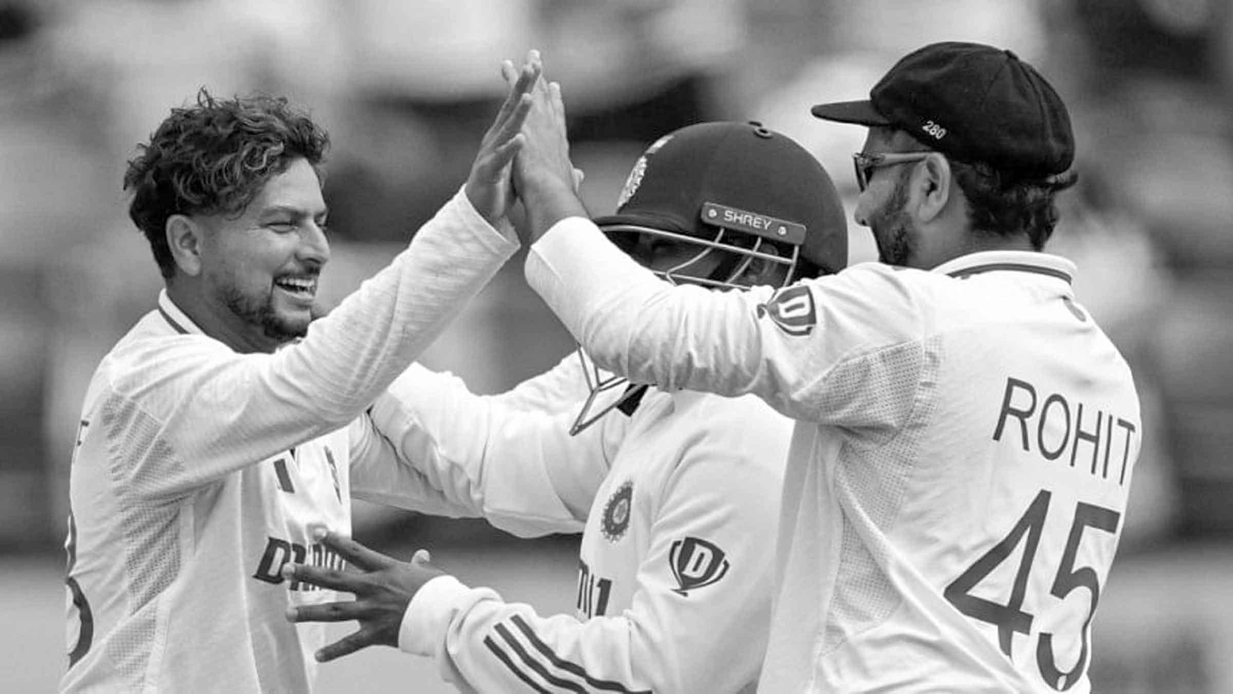 কুলদিপের ঘূর্ণিতে প্রথম দিনেই দারুণ অবস্থানে ভারত