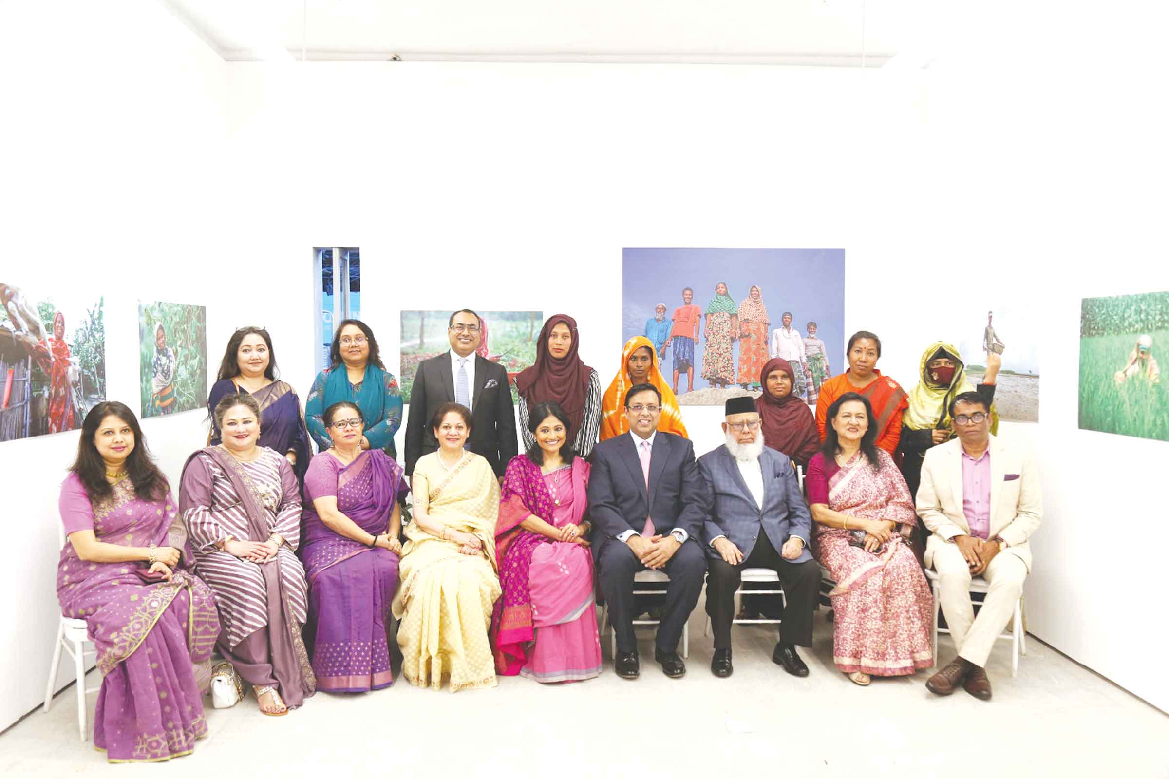 স্ট্যান্ডার্ড চার্টার্ড ও ফ্রেন্ডশিপের চিত্র প্রদর্শনী