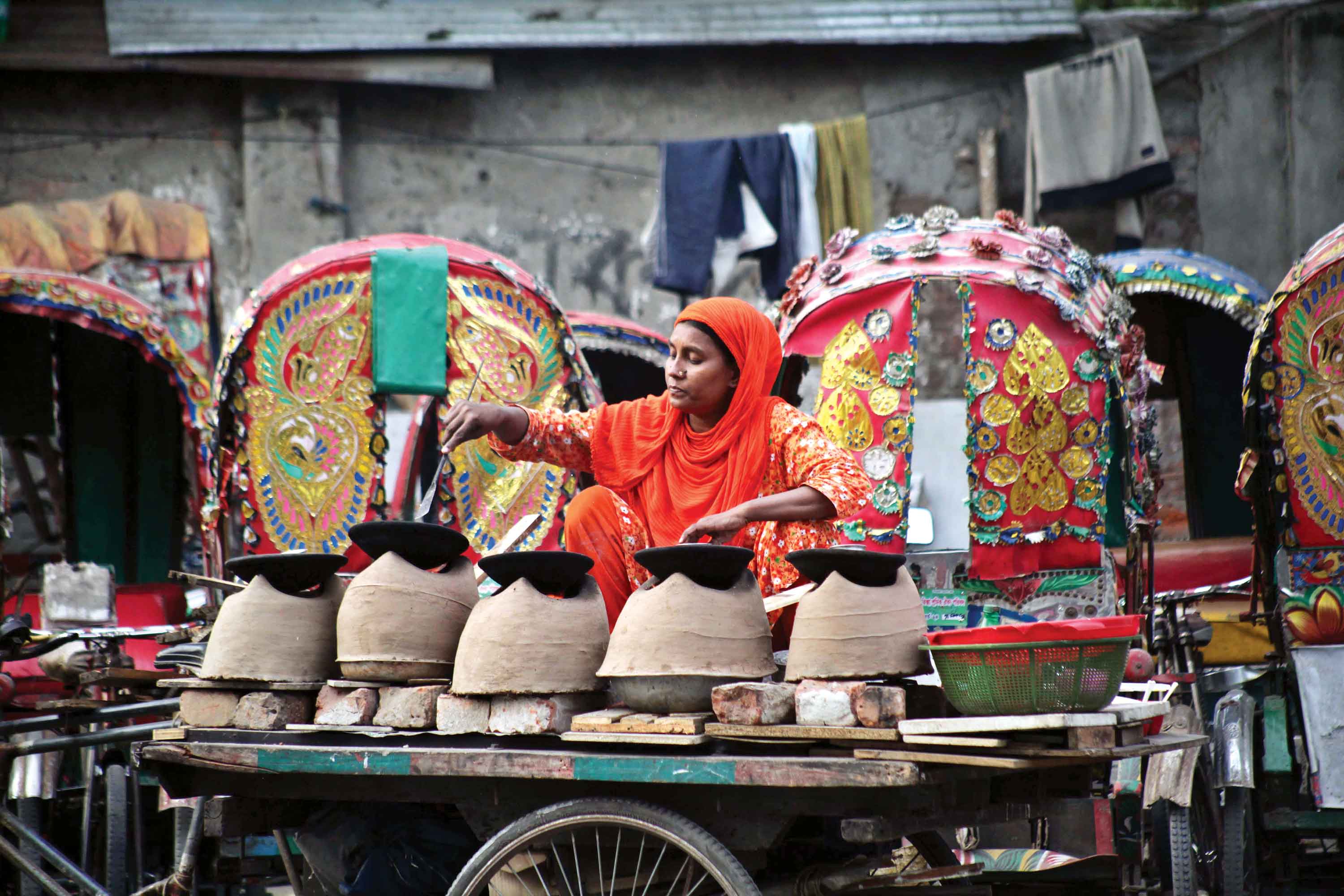গুণগত অগ্রগতিতে পিছিয়ে নারী