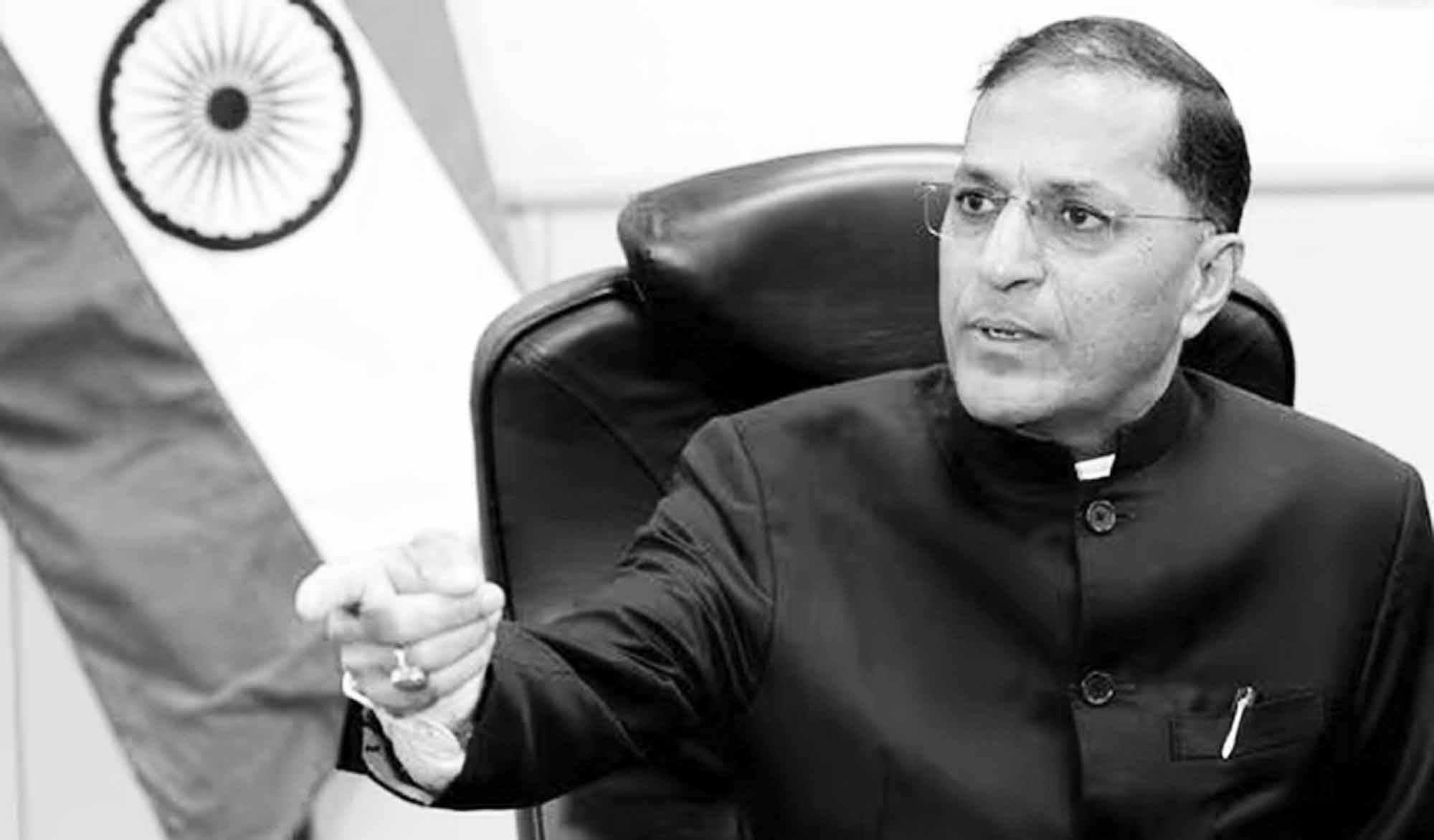 লোকসভা নির্বাচনের আগে ইসির পদত্যাগ, চাপে মোদি সরকার