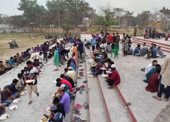 বেরোবিতে শিক্ষার্থীদের গণ ইফতার