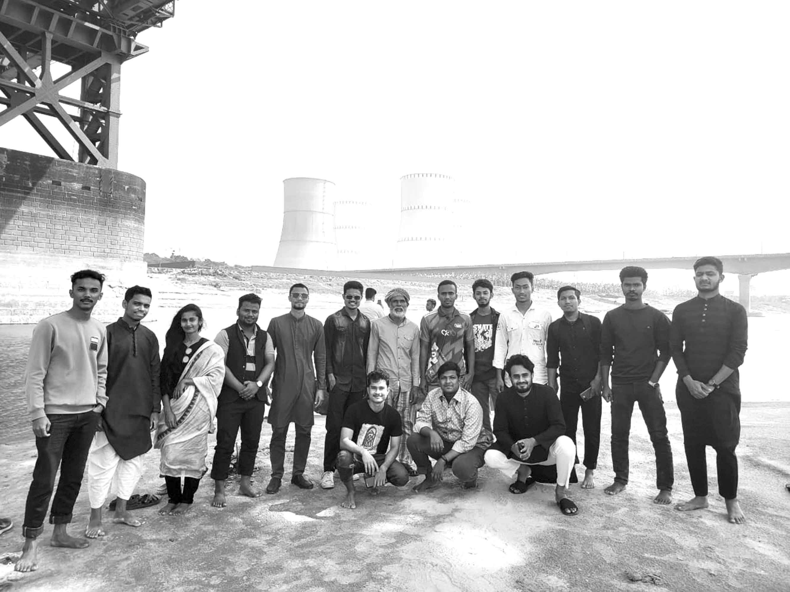হার্ডিঞ্জ ব্রিজে ইবি সিওয়াইবির একদিন