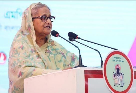 শিশুদের ওপর অতিরিক্ত চাপ না দিতে অভিভাবক ও শিক্ষকদের প্রতি আহ্বান প্রধানমন্ত্রীর