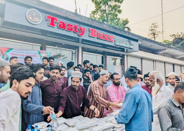 বঙ্গবন্ধুর জন্মবার্ষিকী উপলক্ষে নোবিপ্রবি ছাত্রলীগের ইফতার বিতরণ