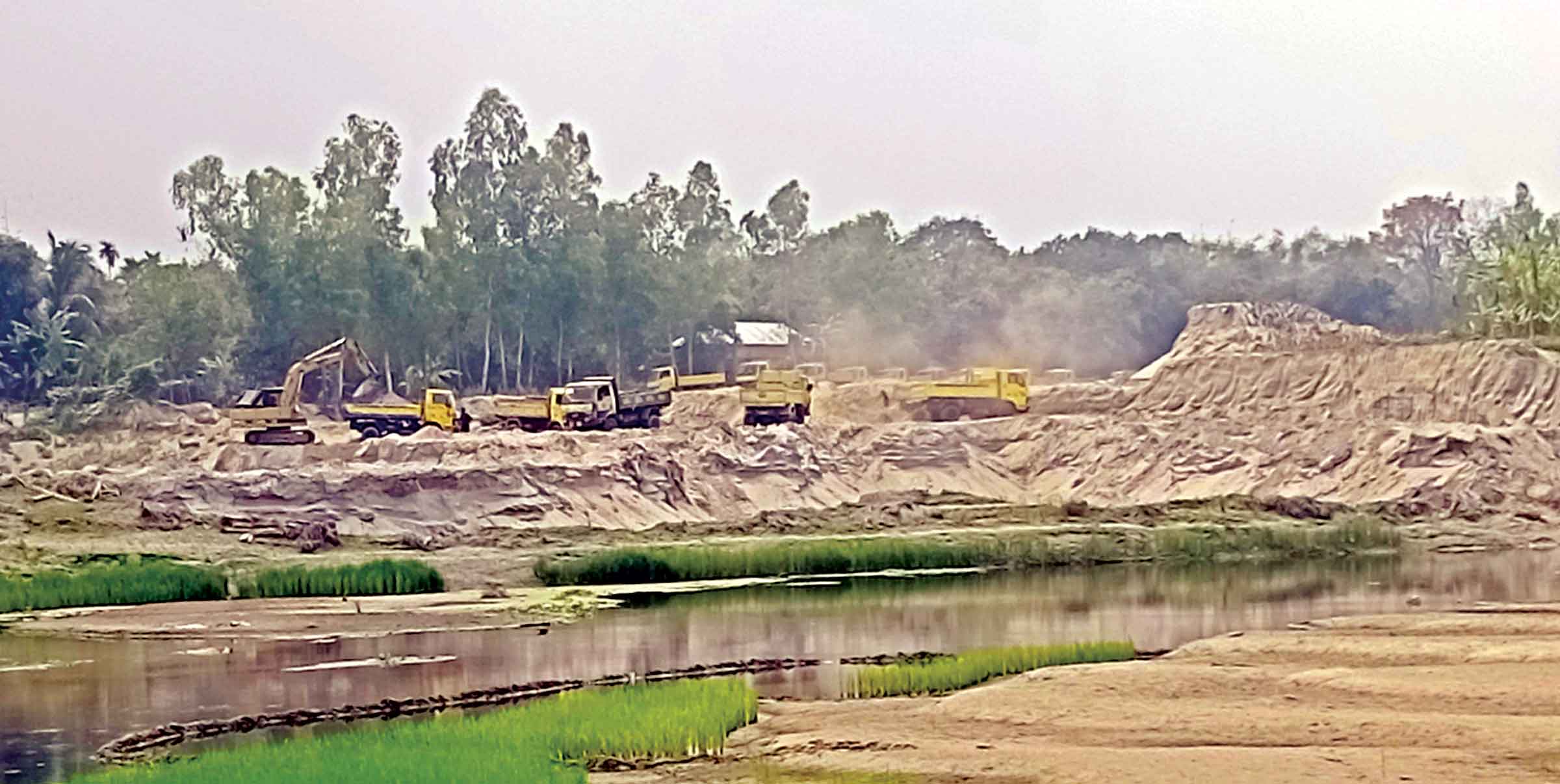 টাঙ্গাইলে রাত নামলেই শুরু হয় নিউ ধলেশ্বরীর তীর কাটার মচ্ছব