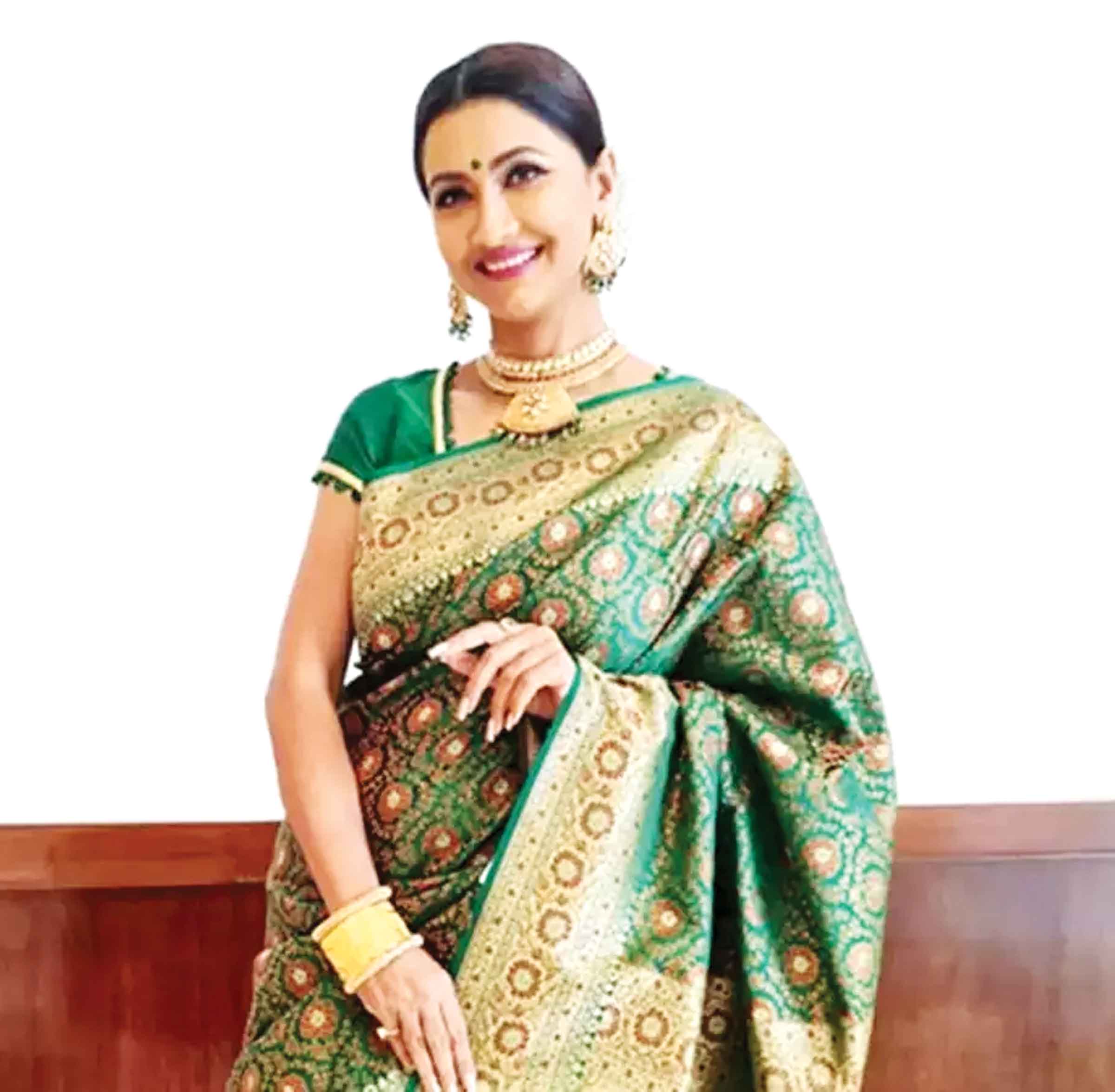 রচনার মুকুটে নতুন পালক