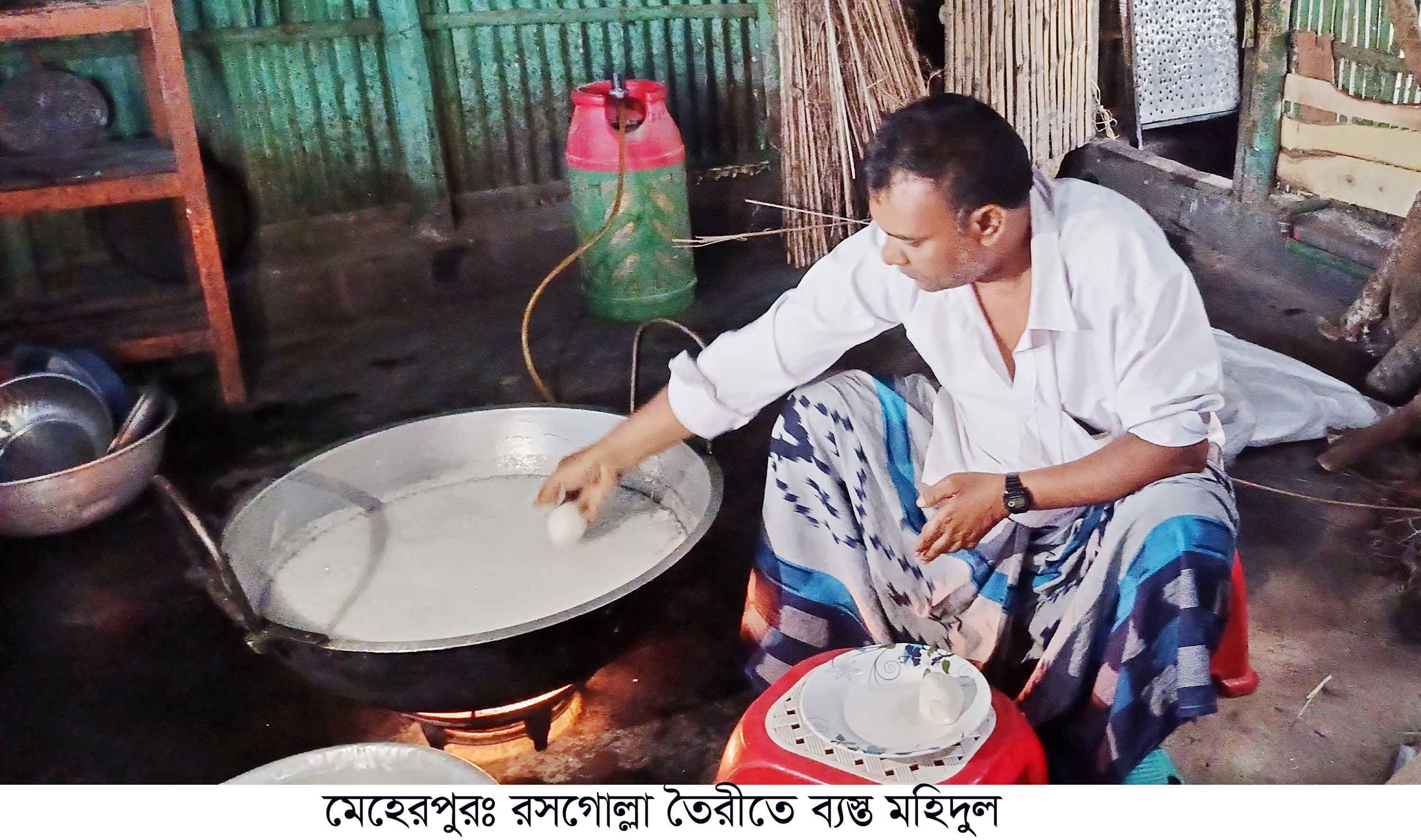 মেহেরপুরে ভোজনরসিকদের প্রিয় দুই কেজি ওজনের রসগোলস্না