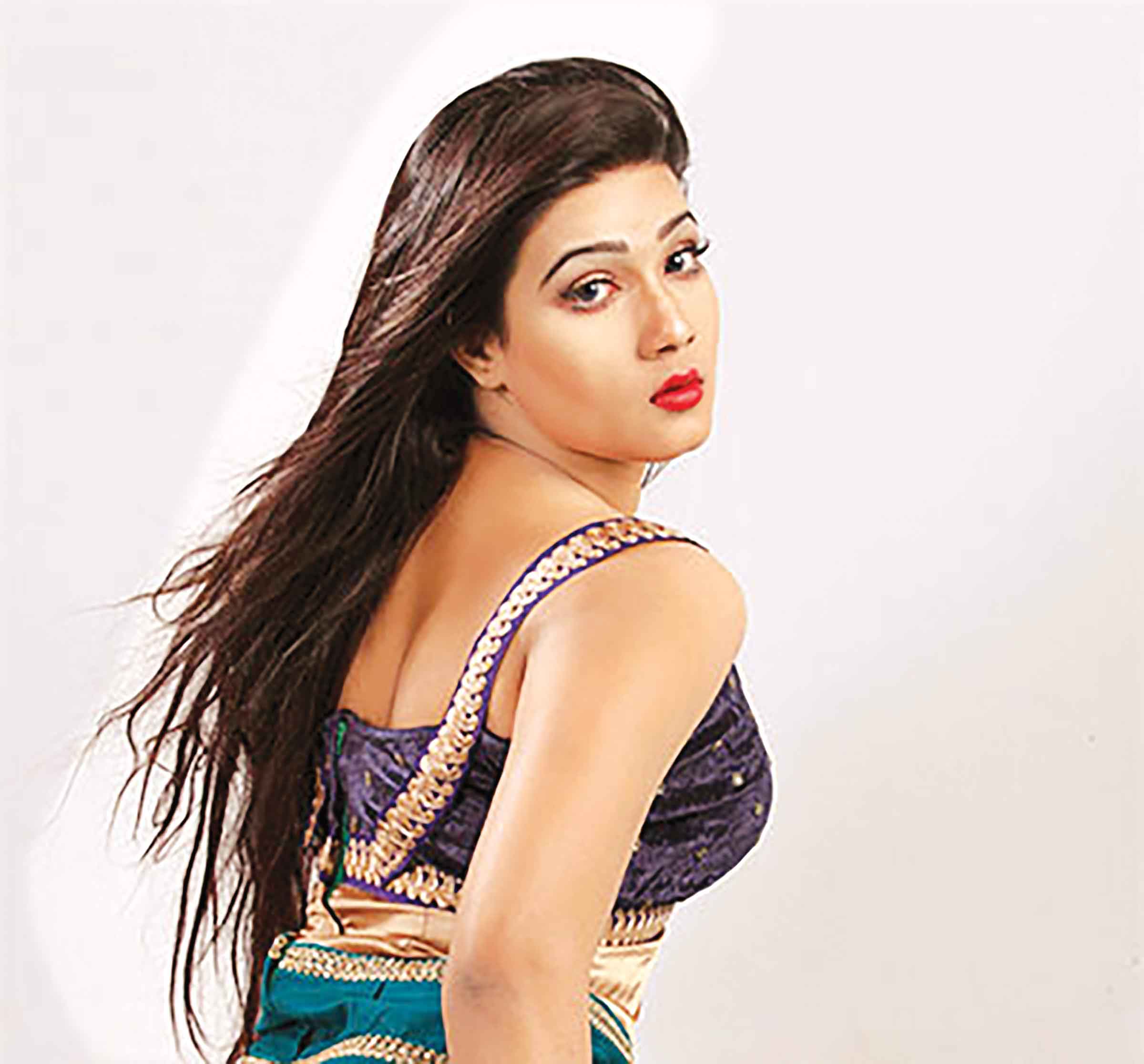মাহীর অজানা গন্তব্য...
