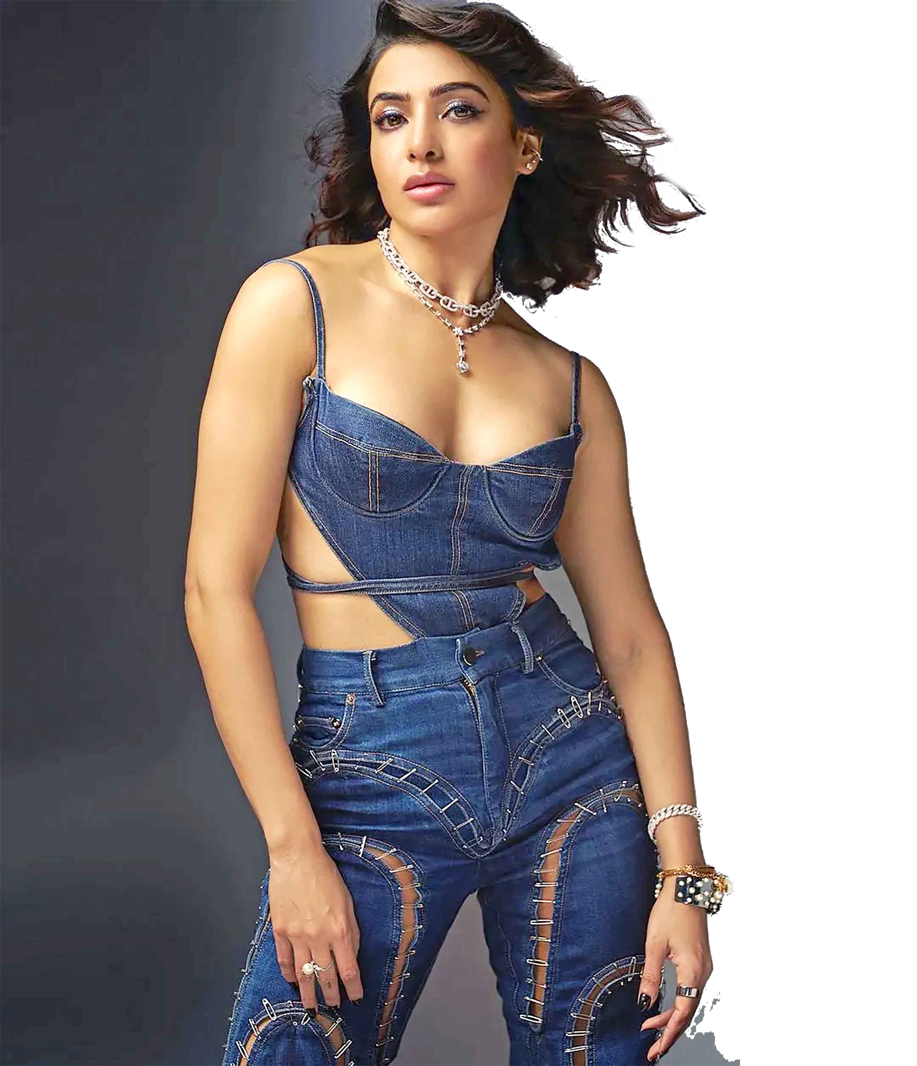 ঘুরে দাঁড়ানো সামান্থা