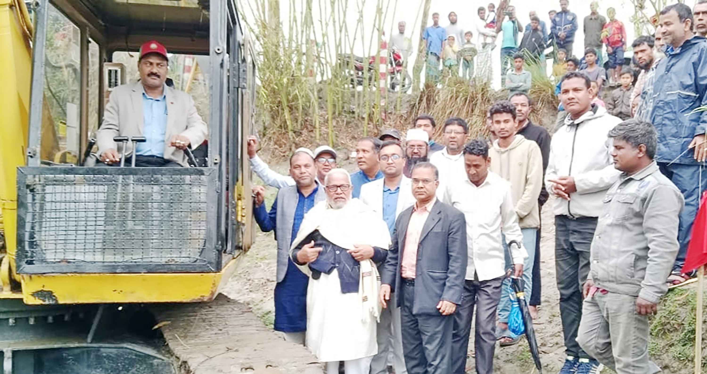 ডোমারে চেকাডারা নদী খনন কাজের উদ্বোধন