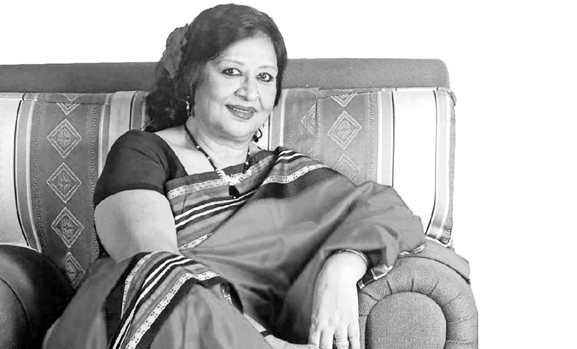 'সিতারা-ই-ইমতিয়াজ' নিচ্ছেন শবনম
