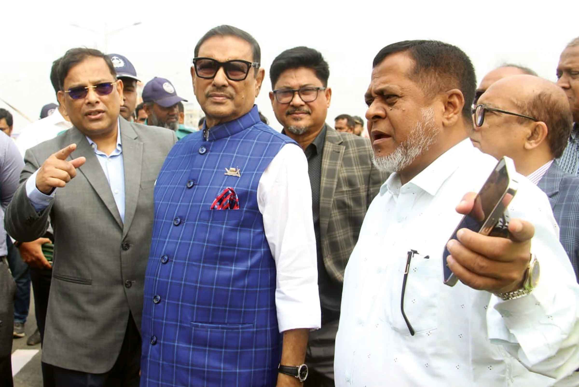 আমি মন্ত্রী, আমি তো বাস ঠিক করব না :কাদের
