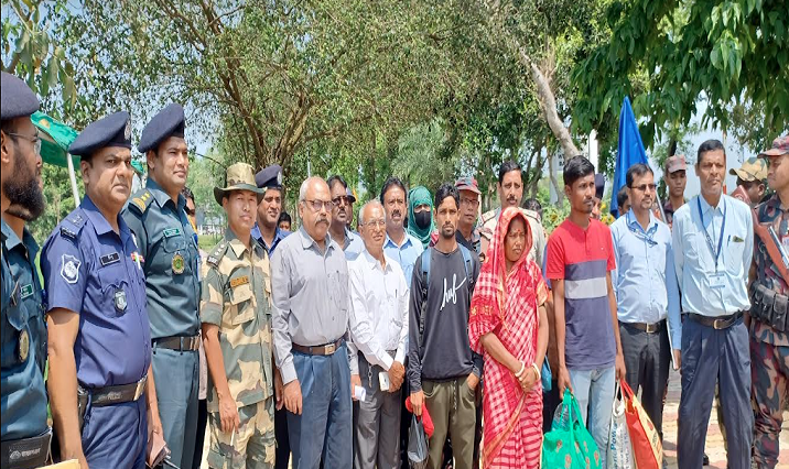 প্রেমের টানে বাংলাদেশে এসে ভারতীয় মা ছেলের কারাভোগ