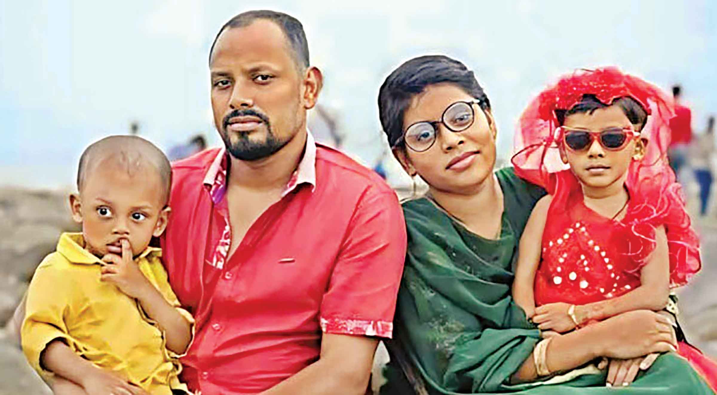 ভৈরবের মেঘনায় নৌকাডুবিতে এক পরিবারের ৪ জনের সলিল সমাধি!