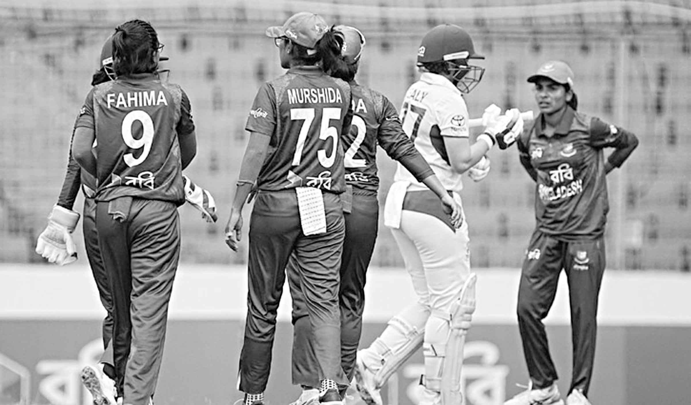 হেসেখেলে বাংলাদেশকে উড়িয়ে সিরিজ নিশ্চিত করল অস্ট্রেলিয়া