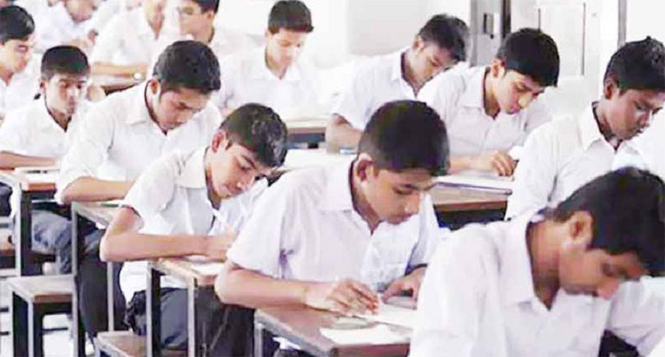 শিক্ষার্থীদের প্রতি বিষয়ে পাঁচ ঘণ্টার পরীক্ষায় অংশ নিতে হবে