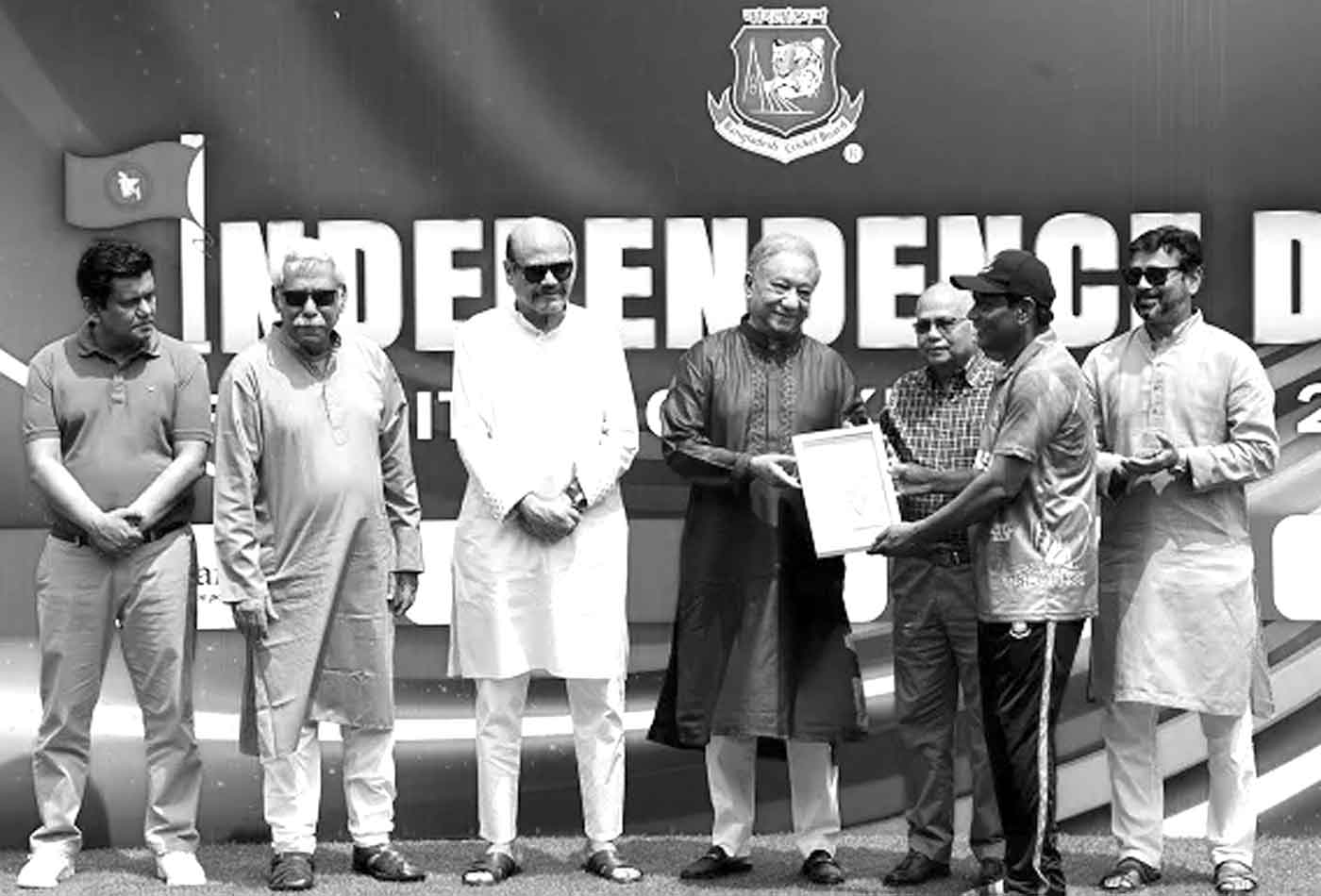 মিরপুরে স্বাধীনতা দিবসের প্রীতি ম্যাচে রফিক ঝড়