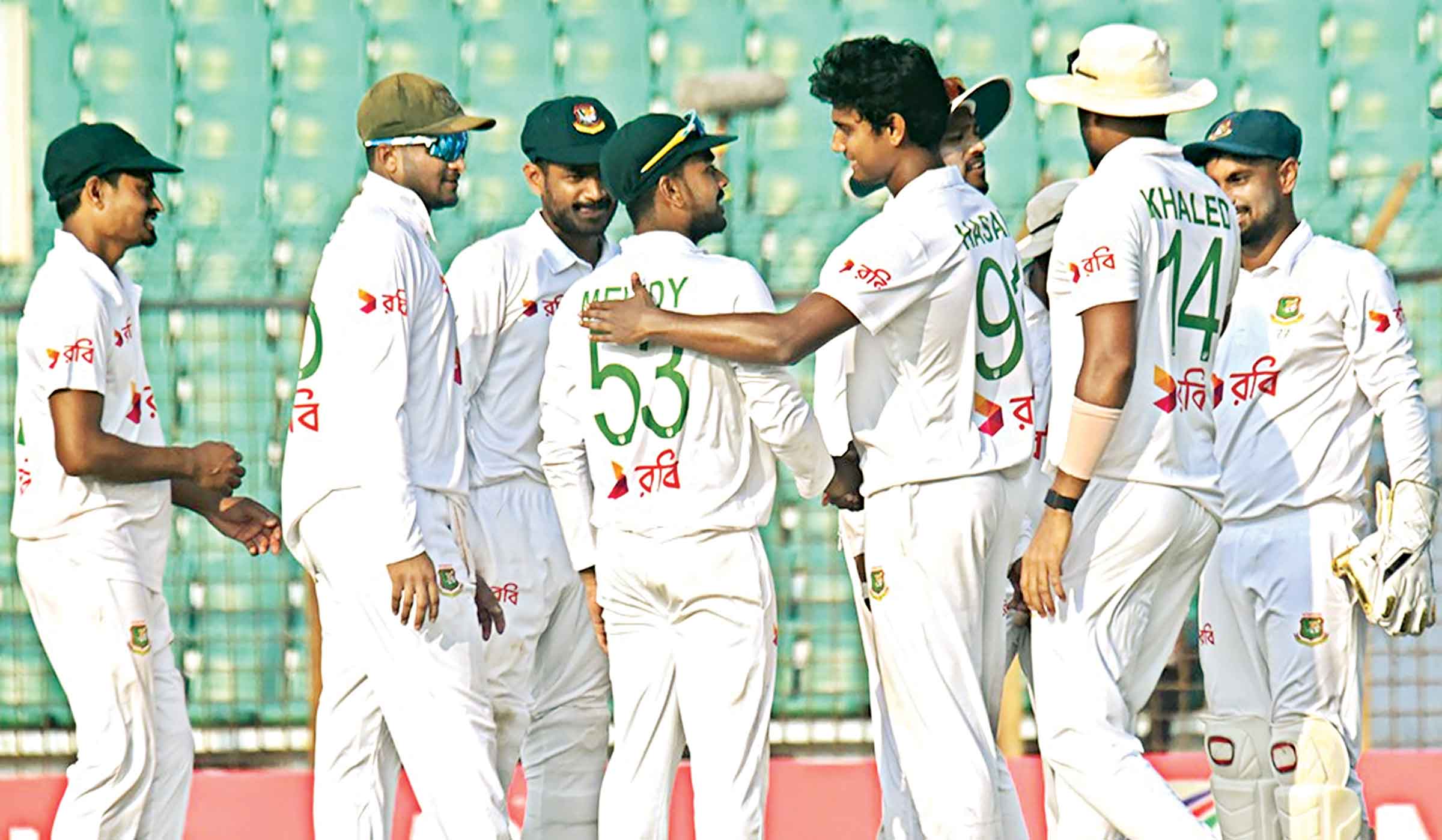 ক্যাচ মিসের মাশুল গুনছে টাইগাররা