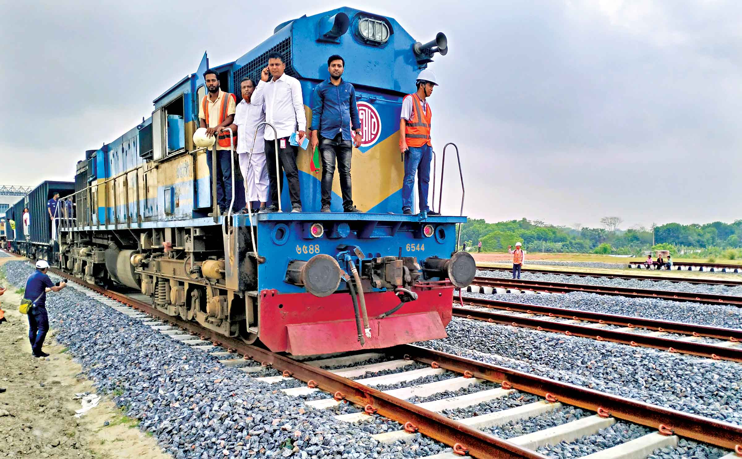 এবার ট্রেনে পদ্মা সেতু হয়ে যাওয়া যাবে যশোর