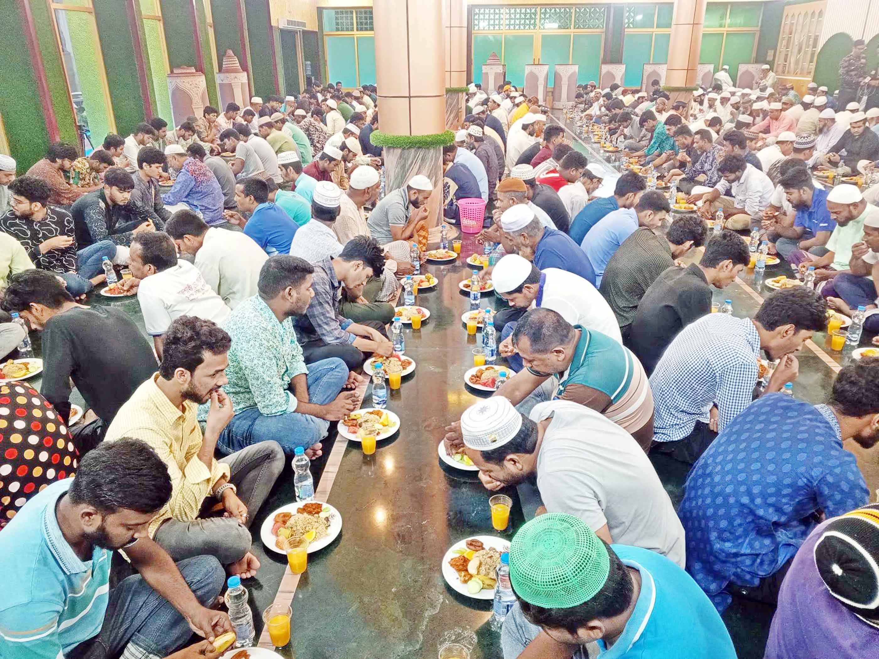 বেন্টুর ইফতারখানায় প্রতিদিন ইফতার করেন ৫শ' রোজাদার