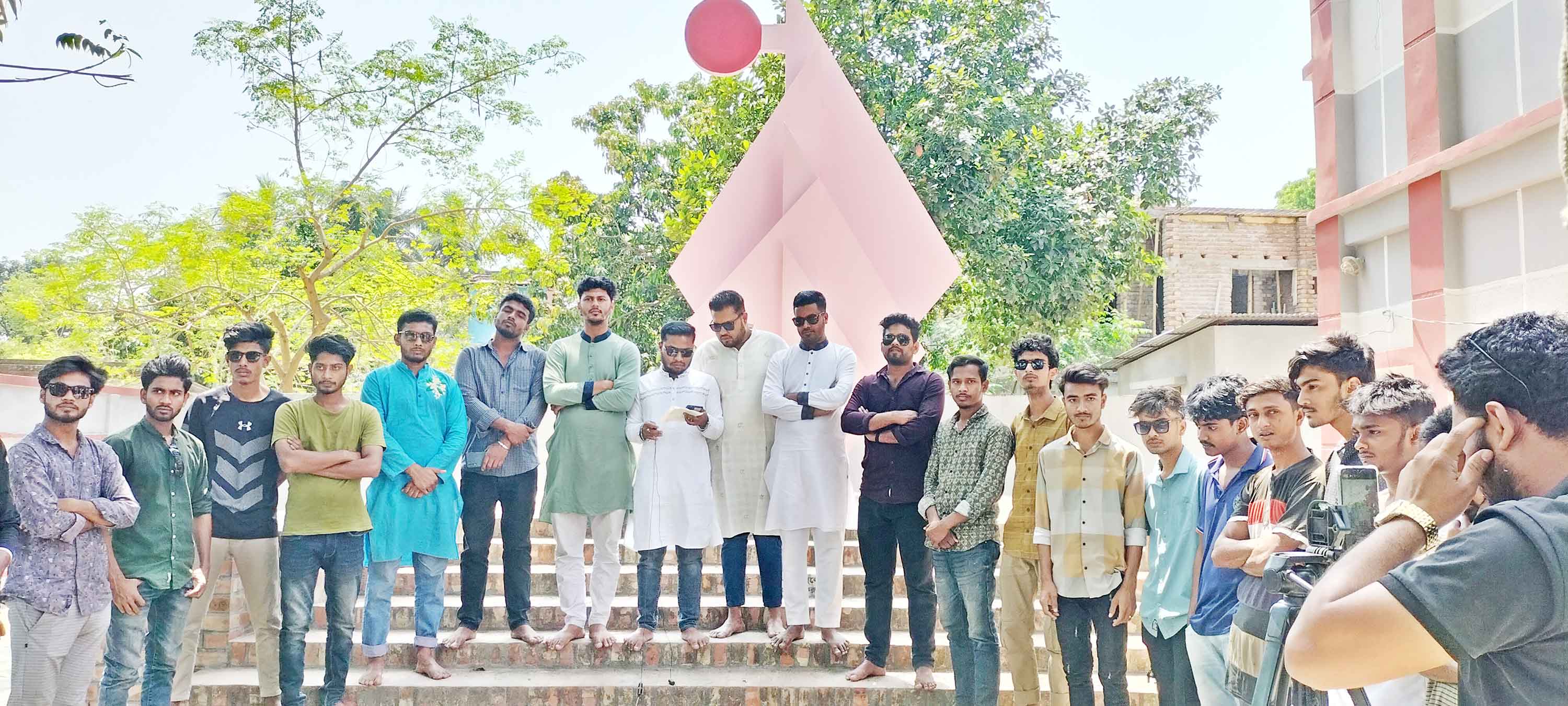 বুয়েটে ছাত্ররাজনীতির দাবিতে গাংনীতে ছাত্রলীগের মানববন্ধন