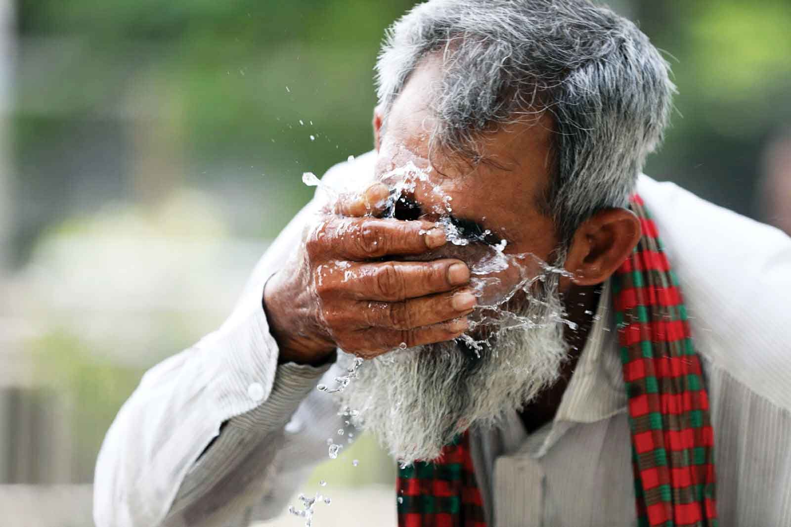 চার বিভাগে তাপপ্রবাহ হিট অ্যালার্ট জারি