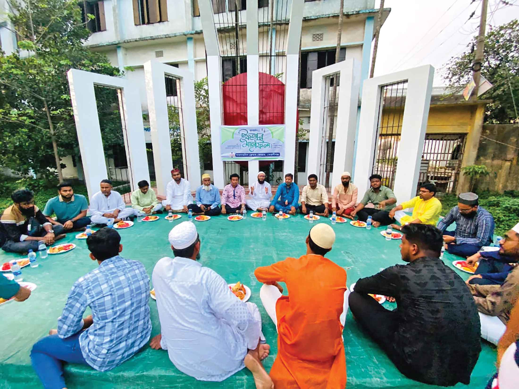 কেরানীগঞ্জে সাংগঠনিক বৈঠক শেষে দোয়া মাহফিল