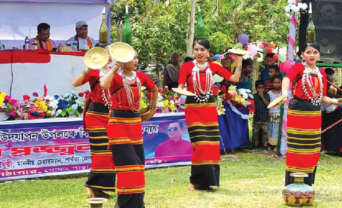 পাহাড়ে বাজল বৈসু'র সুর