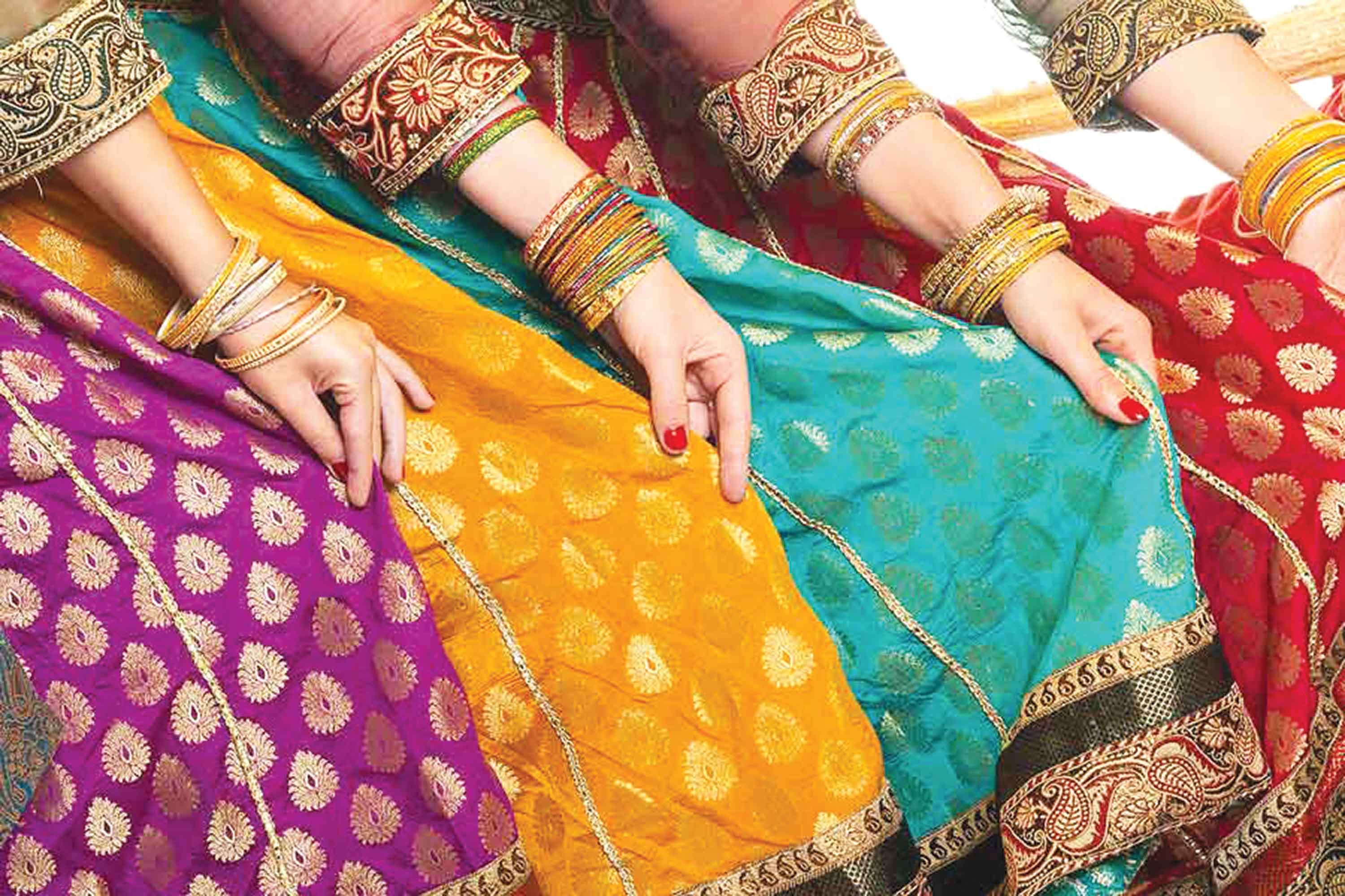 বছরে ৫০০ কোটি টাকার পোশাক আমদানি